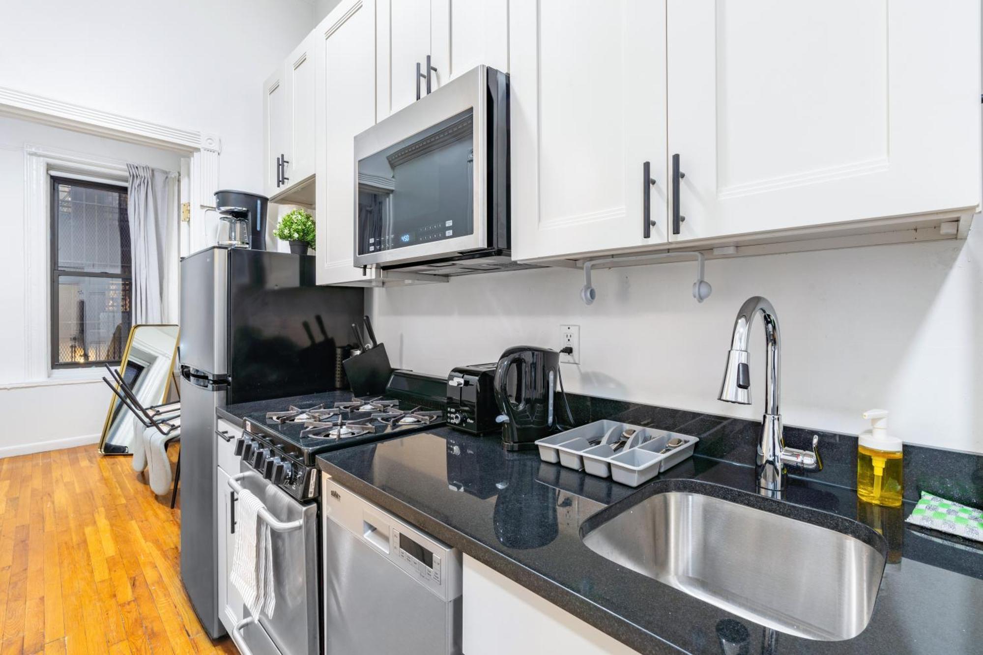 2 Bedroom Upscale Apartment New York