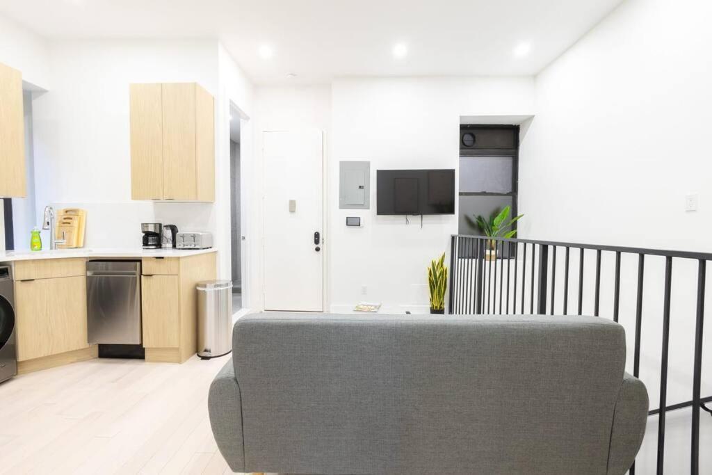 170-g 3br Duplex With Outdoor Space East Village * New York