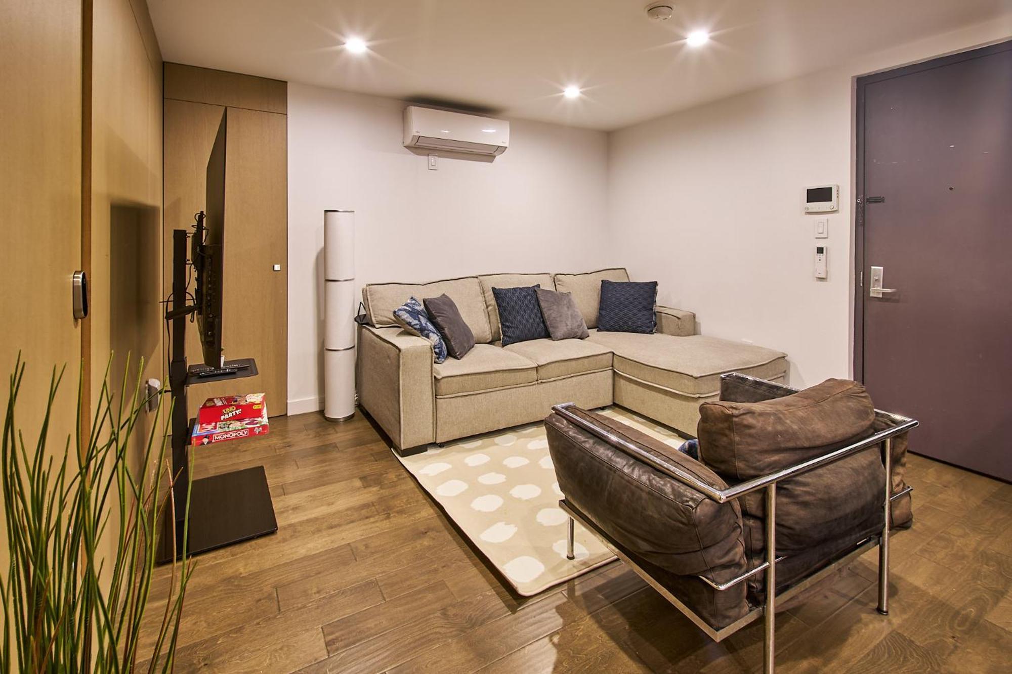 Modern 2 Bedroom Retreat In Downtown Manhattan New York