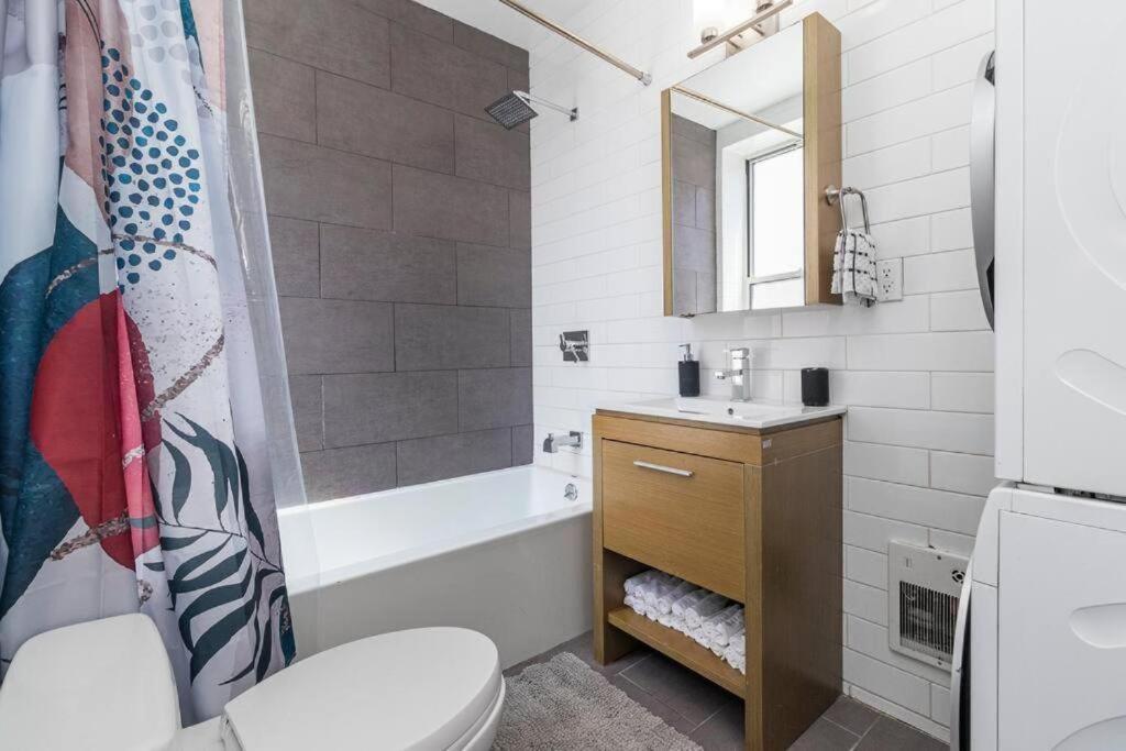 Heart Of East Villgem 1br1ba Washer Dryer! * New York