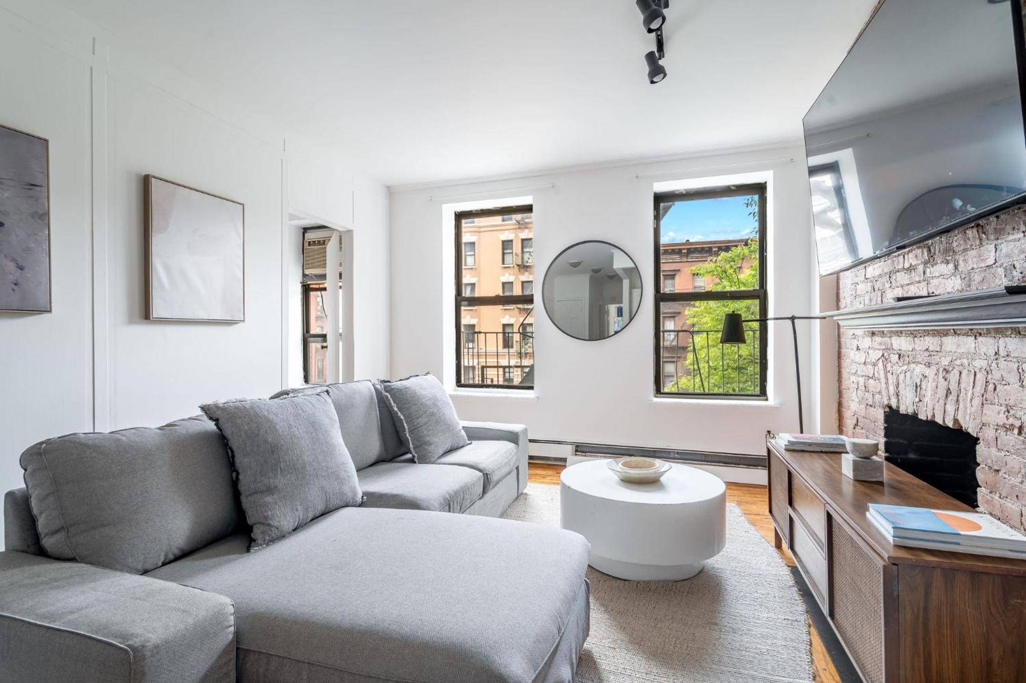 Bright 3br 1ba Retreat In Hells Kitchen Steps From Times Square * New York