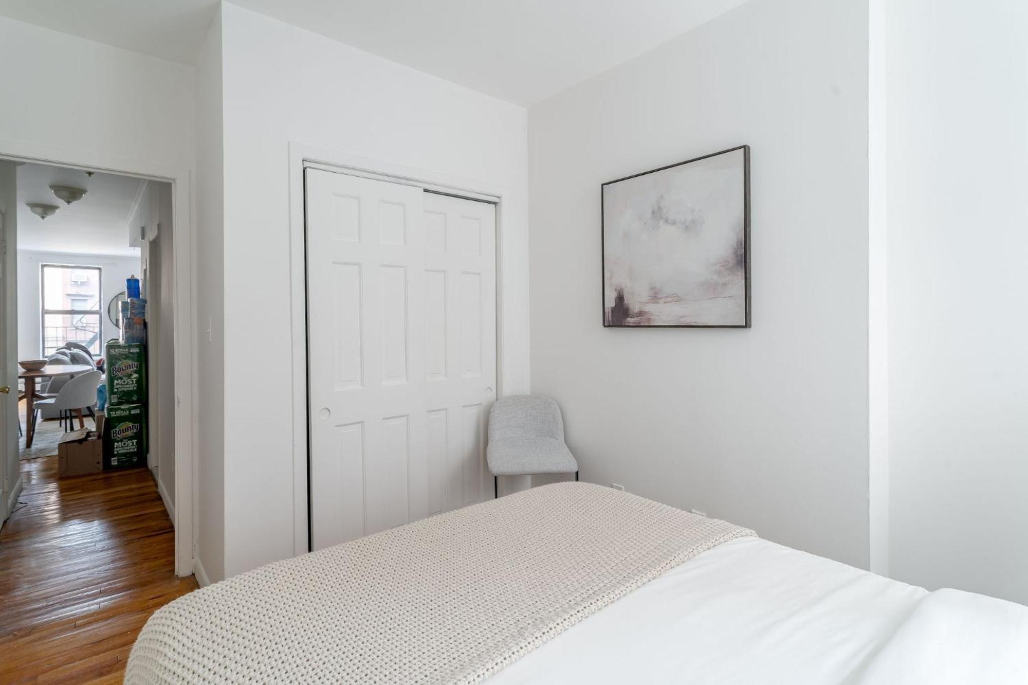 Bright 3br 1ba Retreat In Hells Kitchen Steps From Times Square Apartment