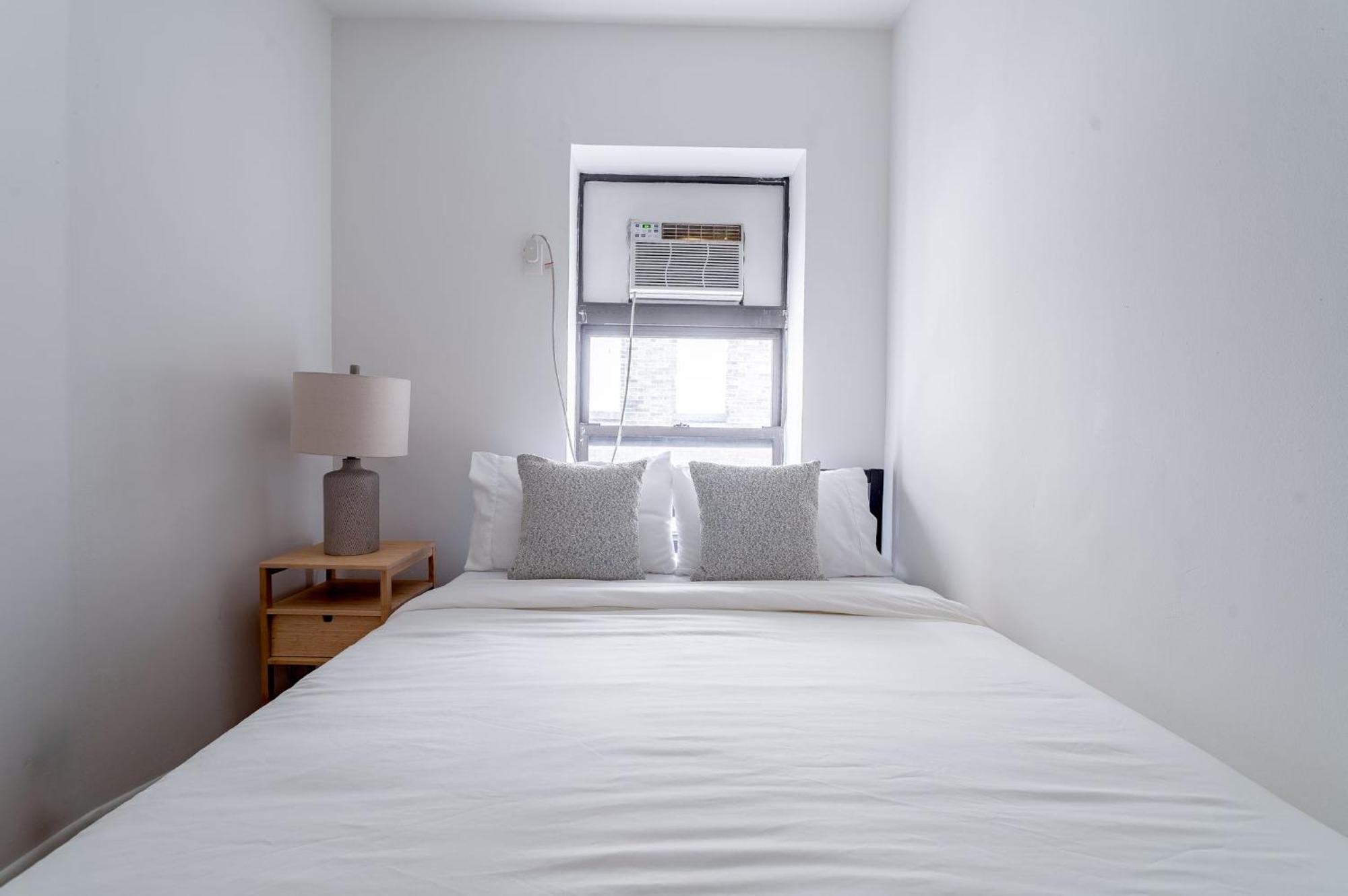 Apartment Bright 3br 1ba Retreat In Hells Kitchen Steps From Times Square