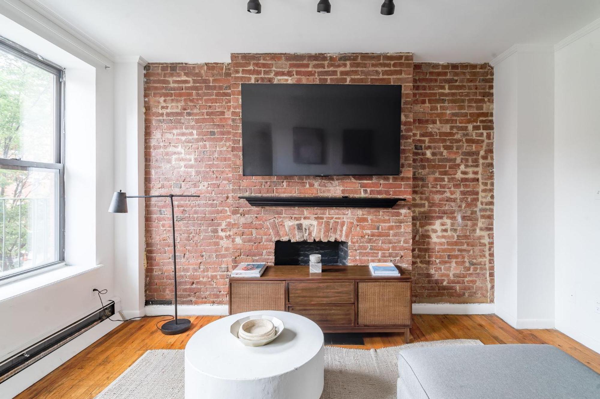 Bright 3br 1ba Retreat In Hells Kitchen Steps From Times Square Apartment