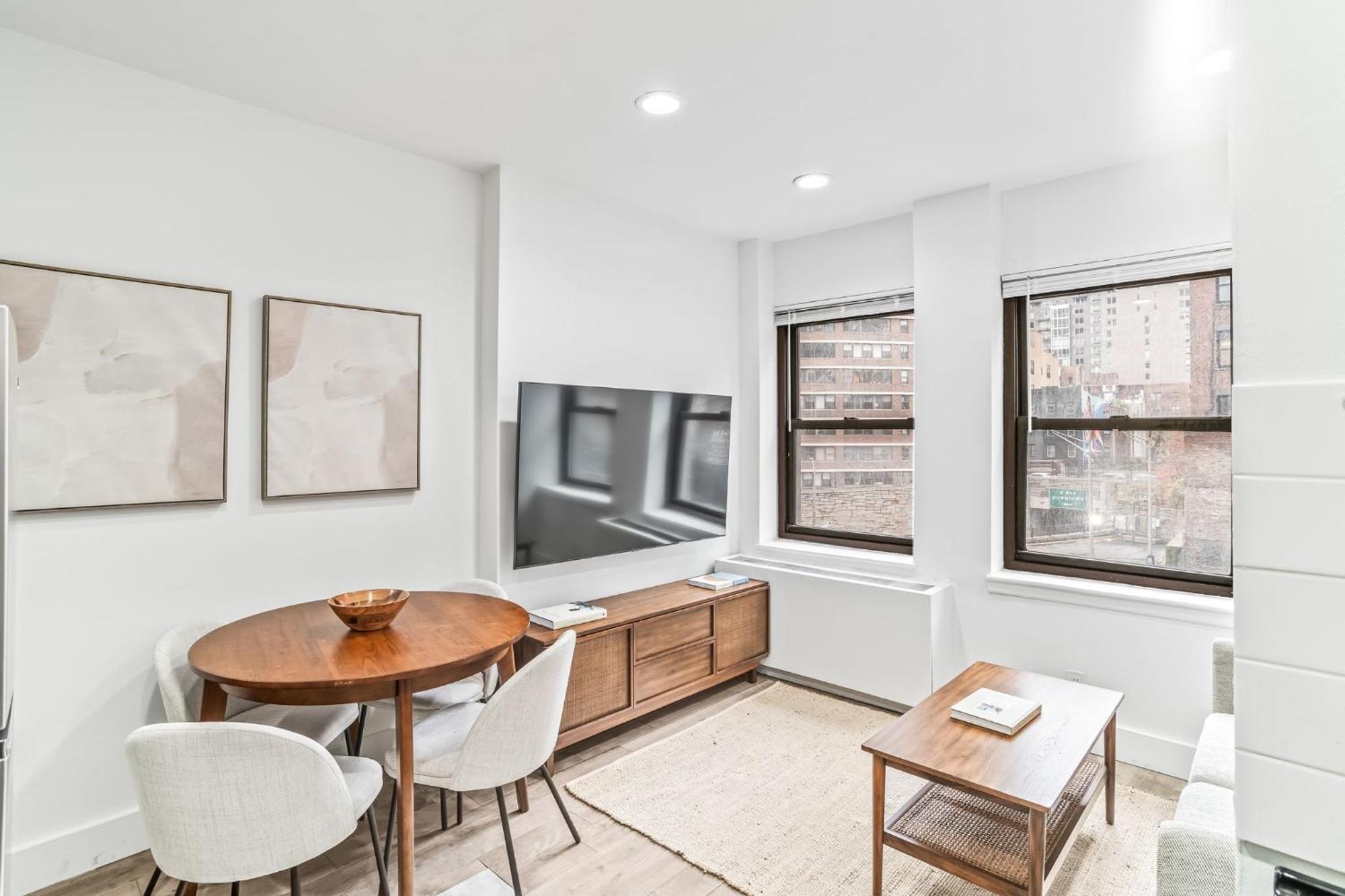 Modern Chic 2br 1ba In Vibrant Murray Hill *