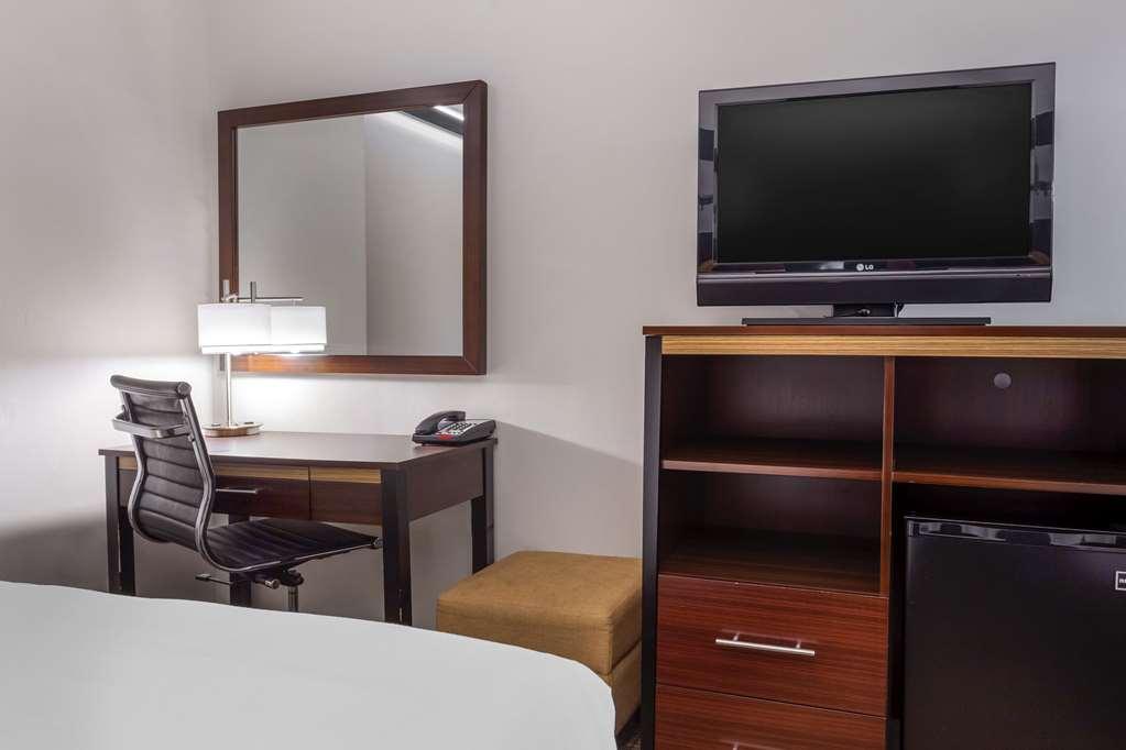 Avion Near Lga Airport, Ascend Collection Hotel New York