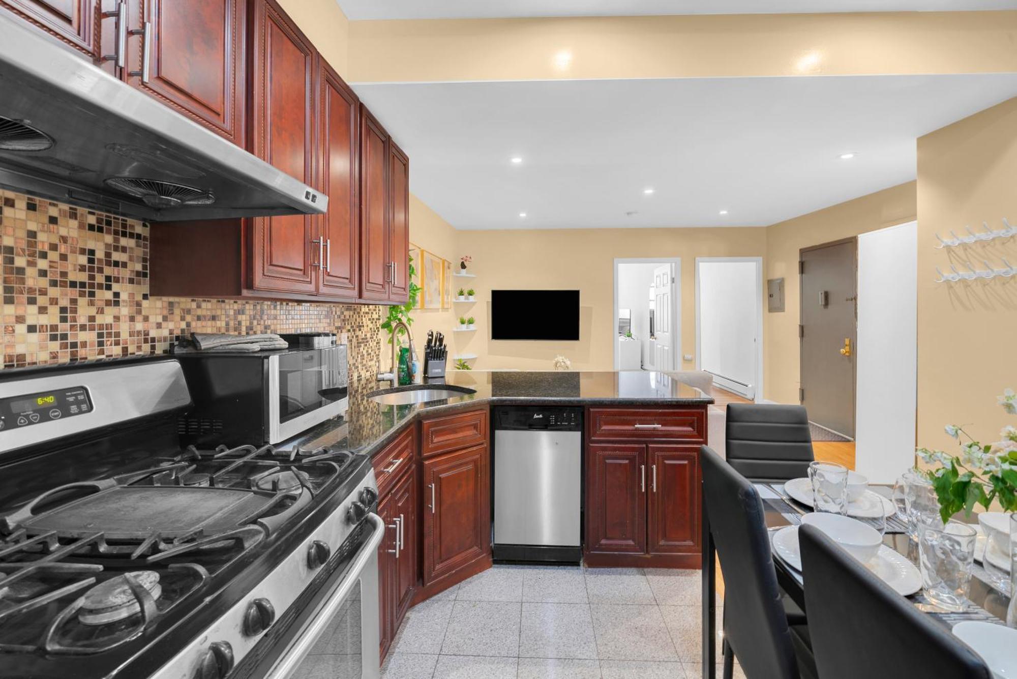 Apartment Gorgeous 4 Bedroom 2 Bathroom Nyc New York