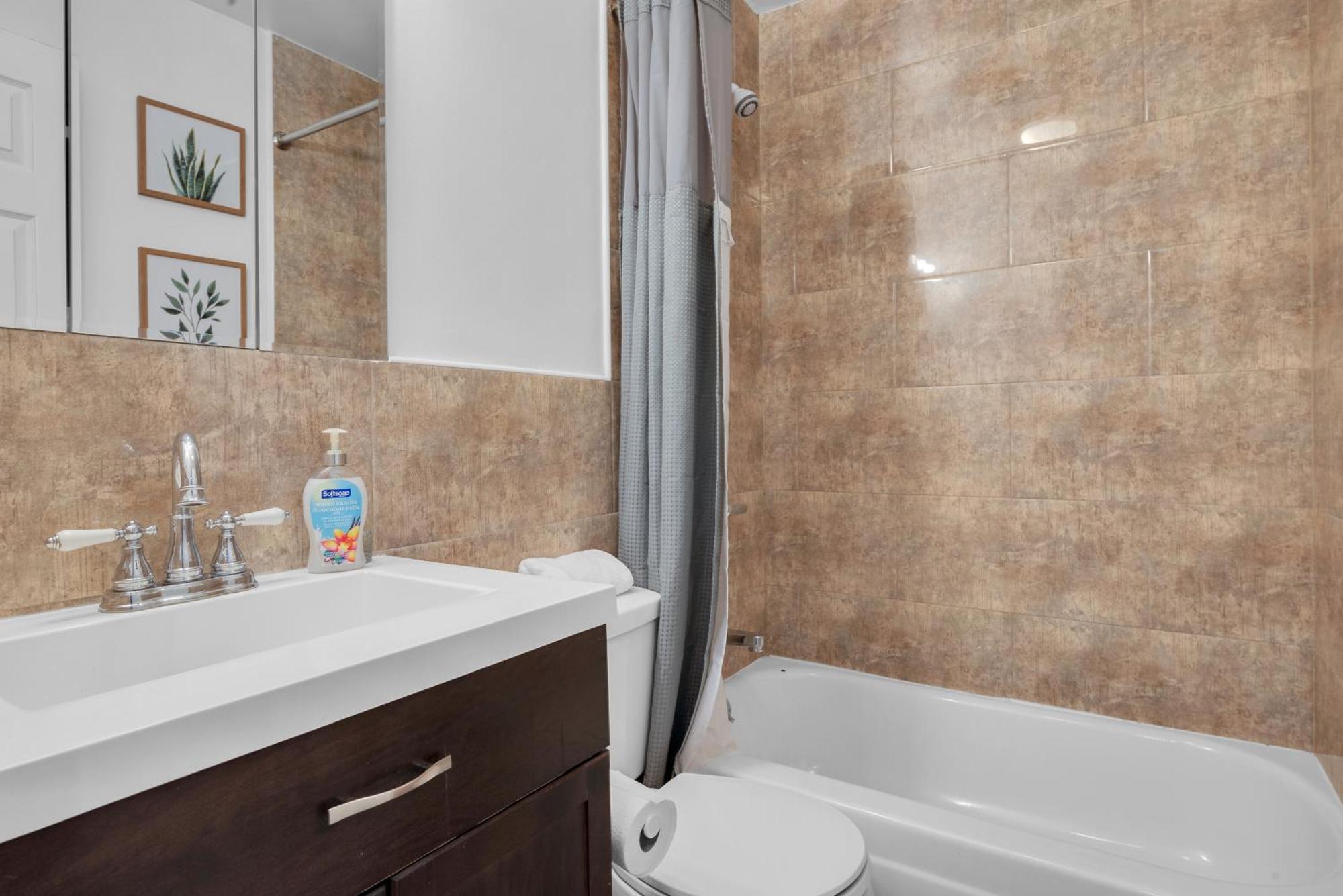 Gorgeous 4 Bedroom 2 Bathroom Nyc Apartment *