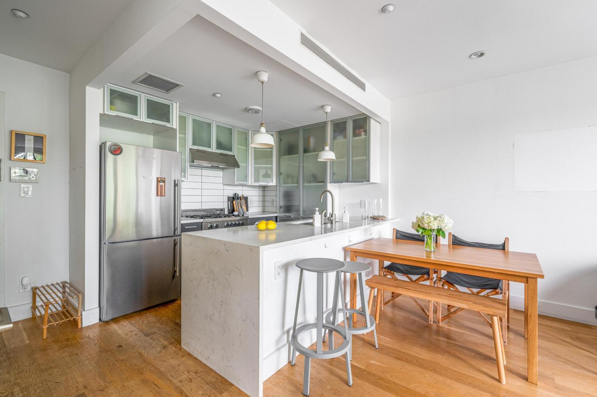 Apartment Prime Williamsburg Luxury One Bedroom With Balcony