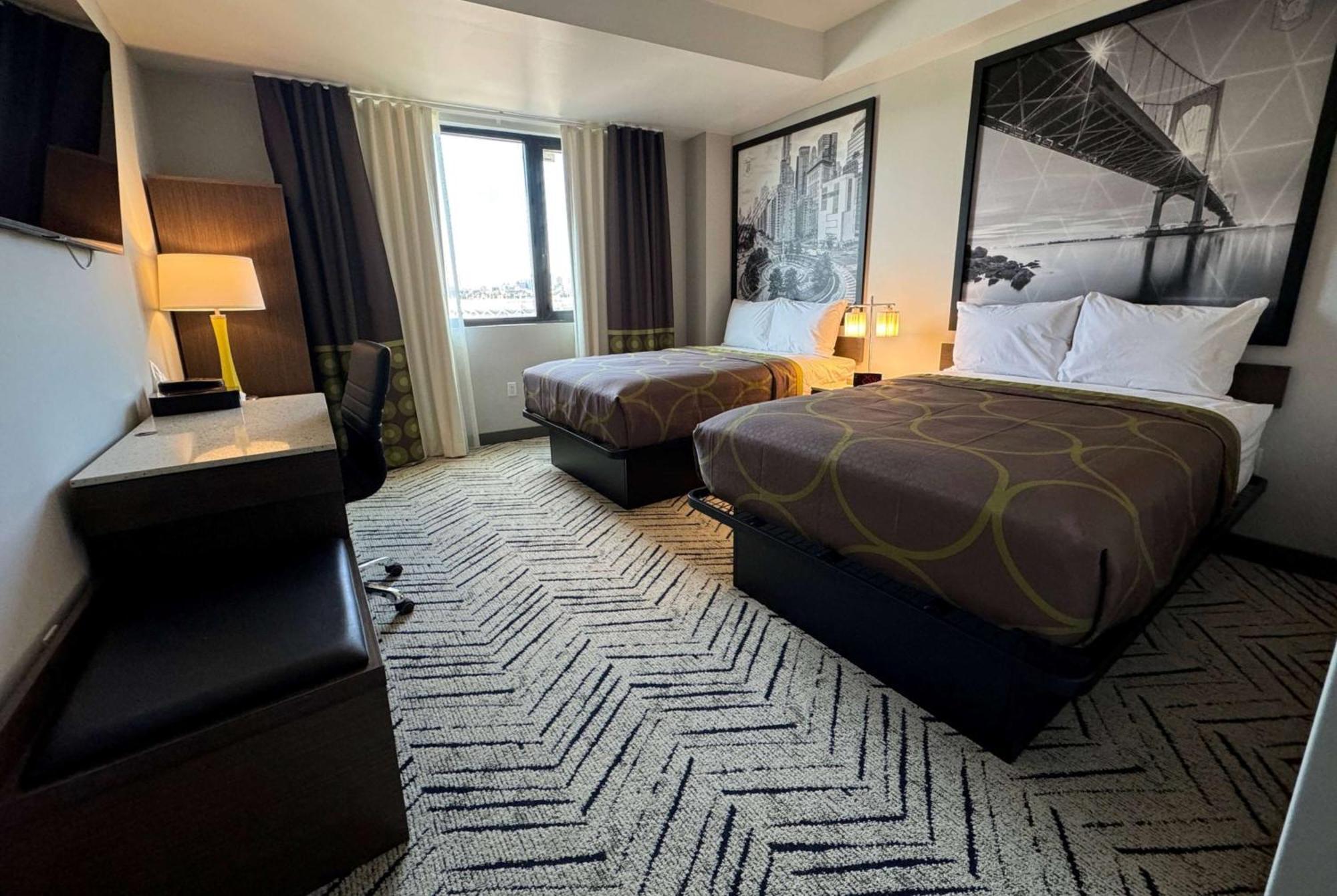 Super 8 By Wyndham Bronx Near Stadium New York