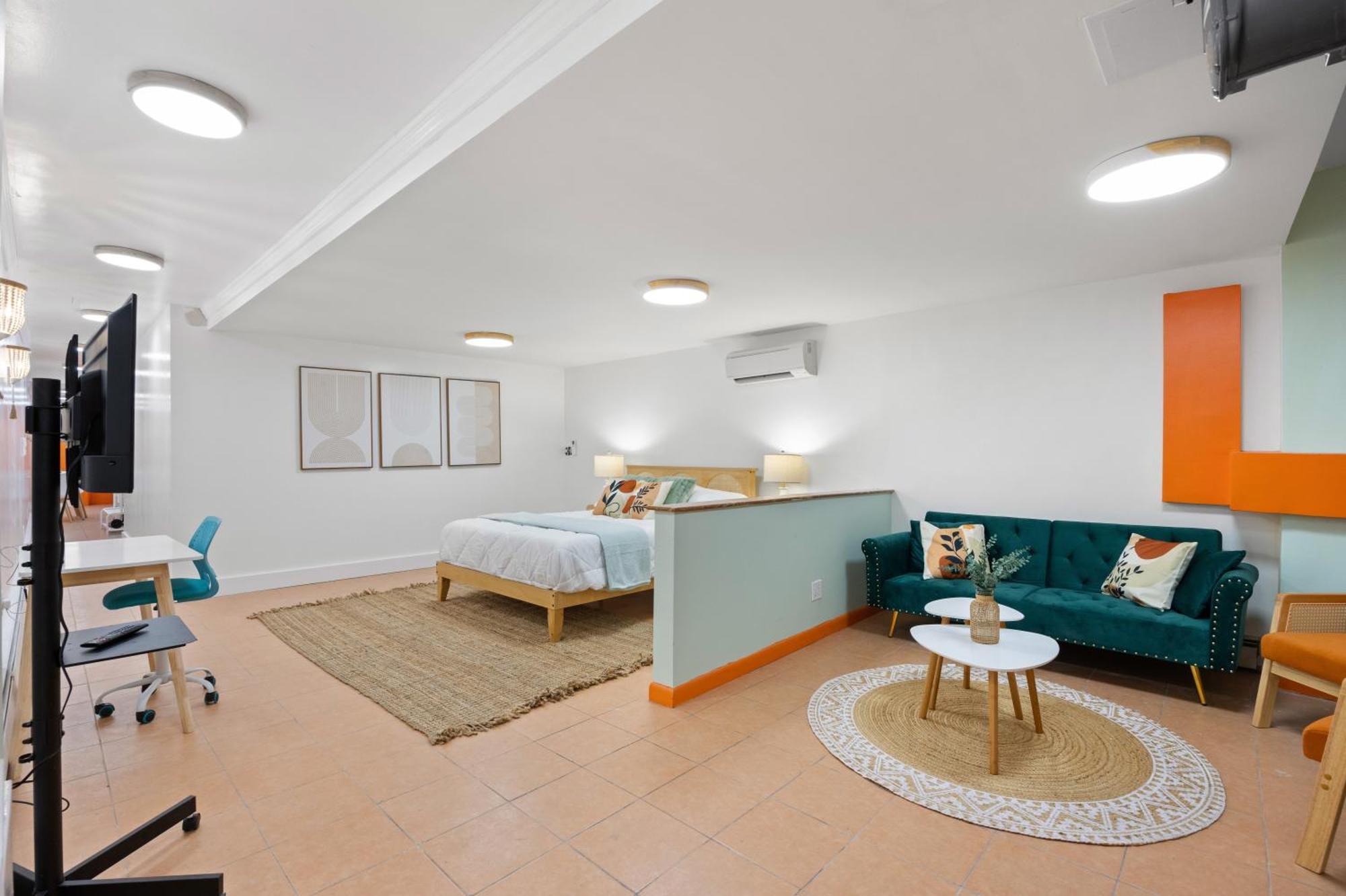 Apartment Private Garden Getaway Cozy And Chic Near Subway At 