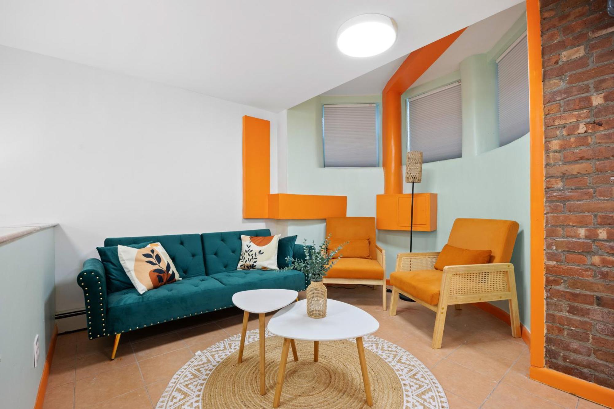 Apartment Private Garden Getaway Cozy And Chic Near Subway At 
