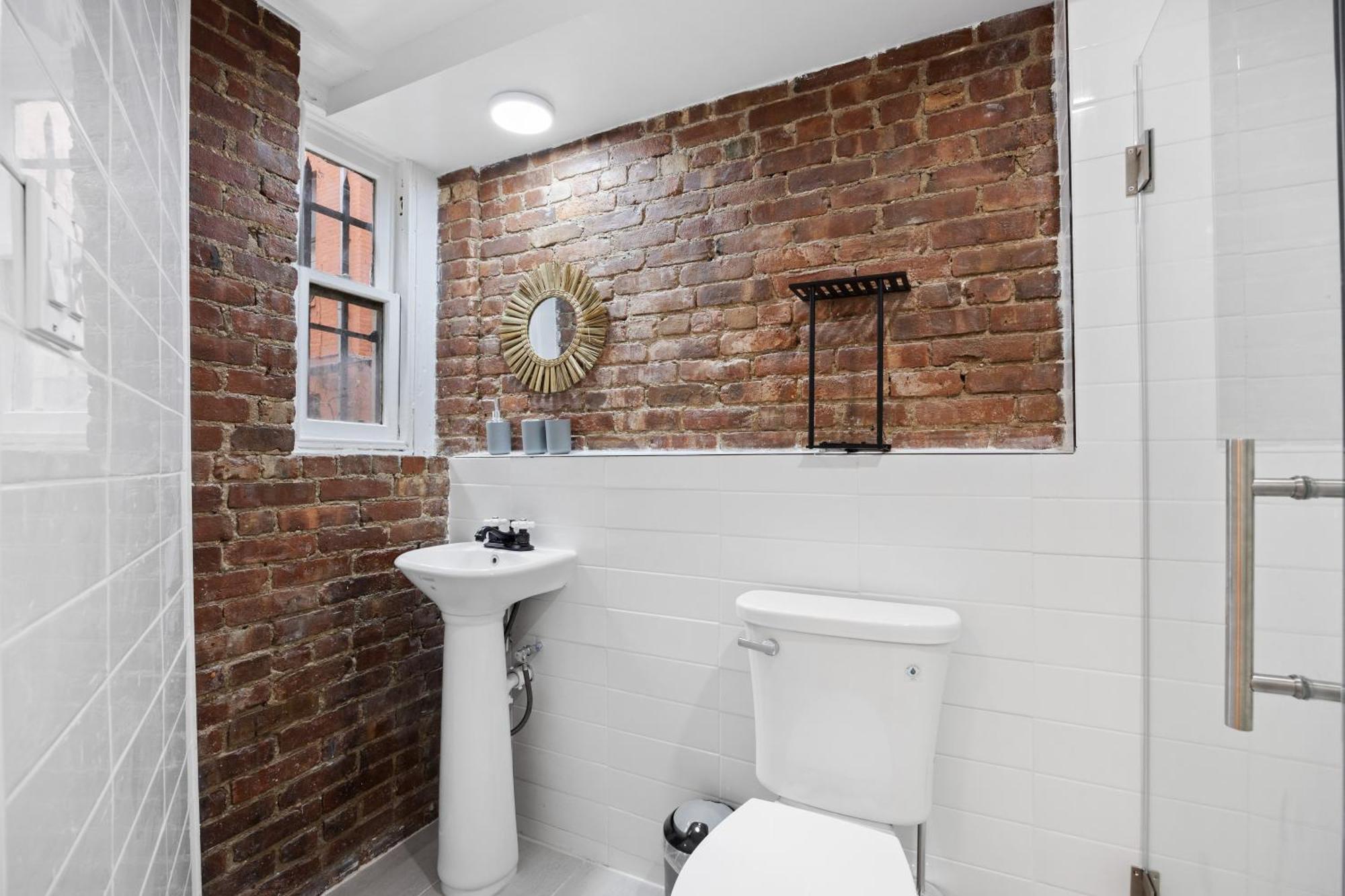 Apartment Private Garden Getaway Cozy And Chic Near Subway At 