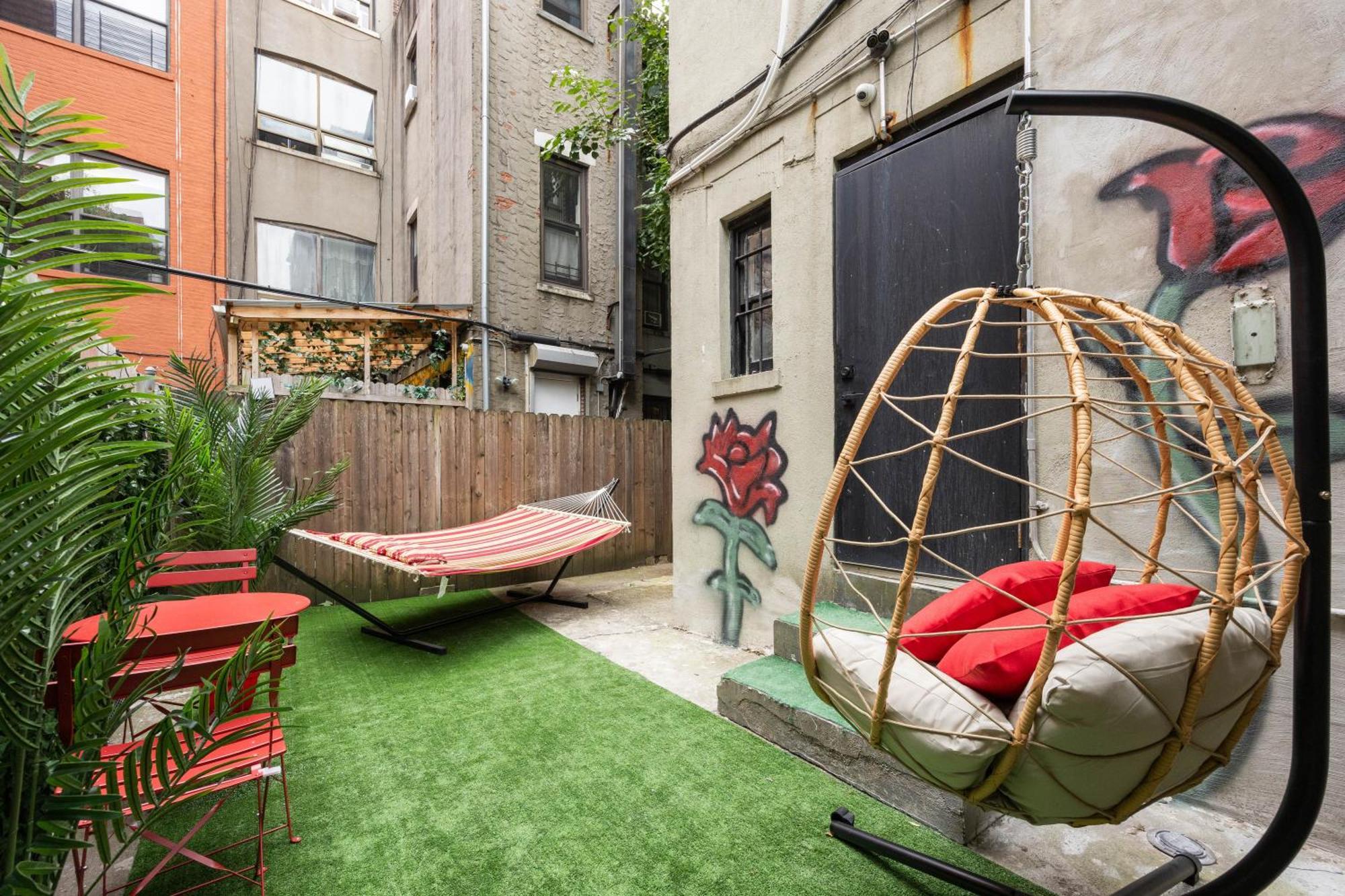 Apartment Private Garden Getaway Cozy And Chic Near Subway At 