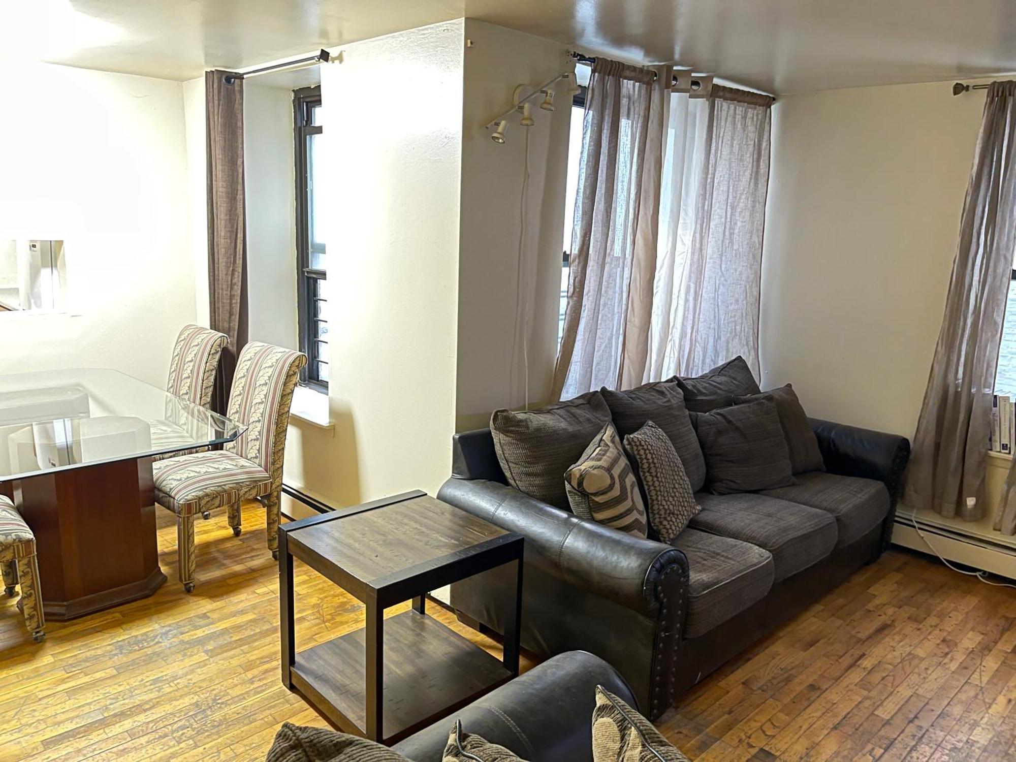 Apartment One Bedroom By Month Next To Bronx Zoo *