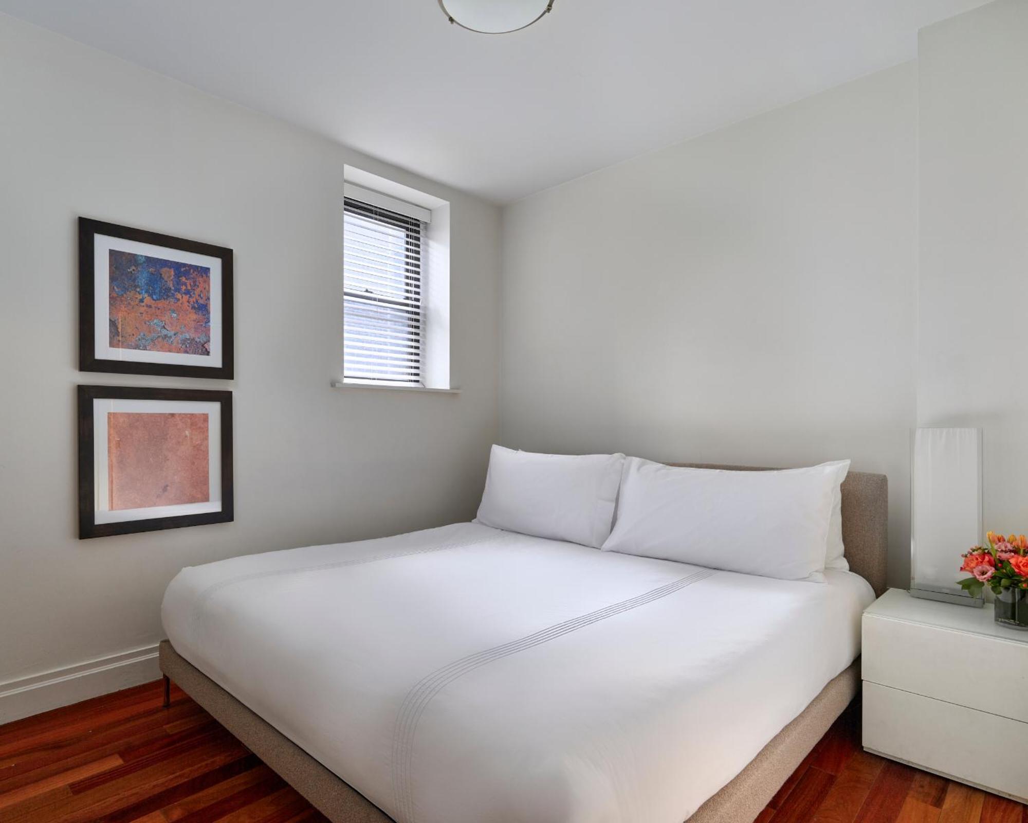 Aparthotel Aka Times Square 4*