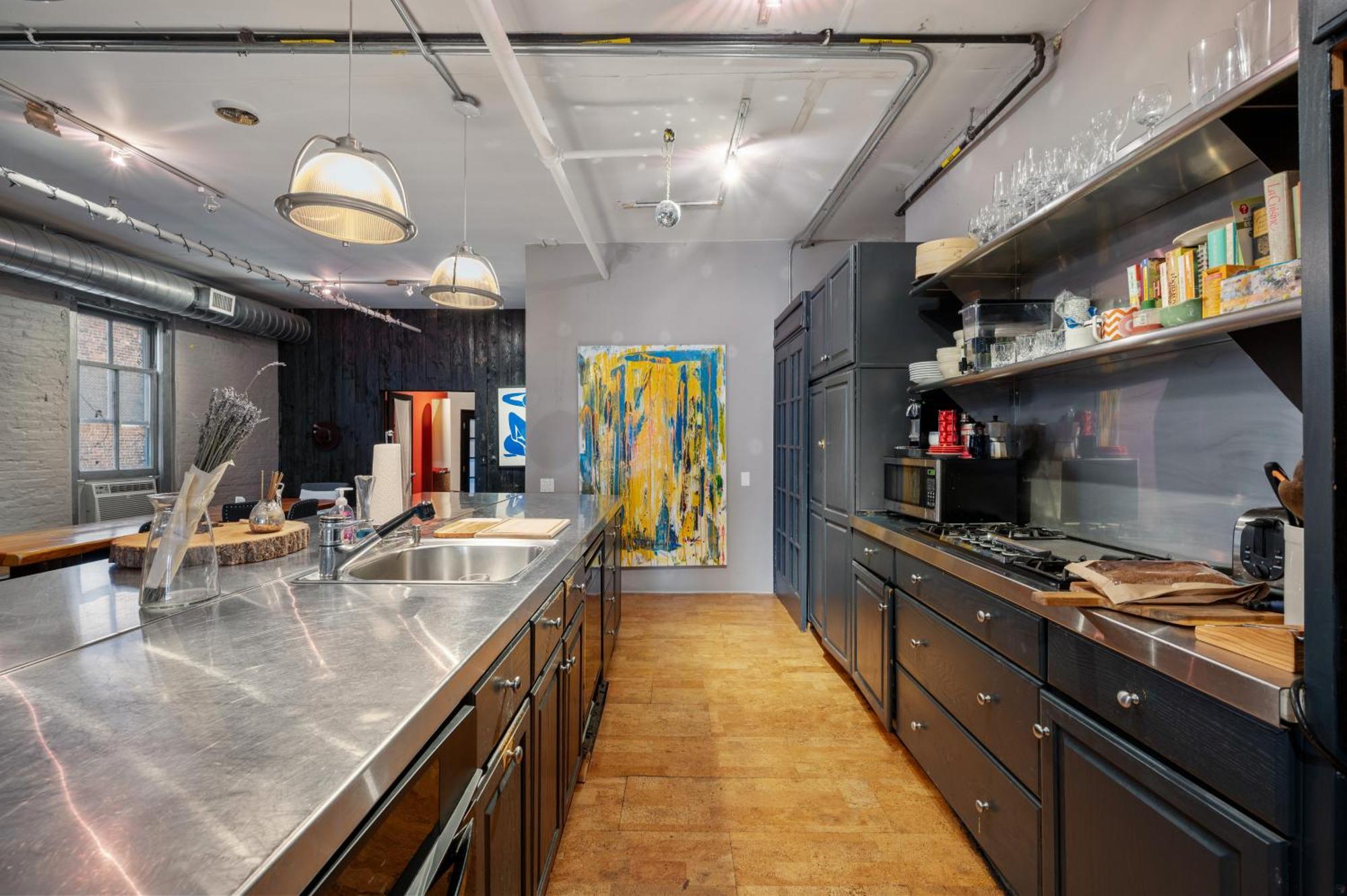 Soho Fancy 2000 Square Feet Loft Apartment *