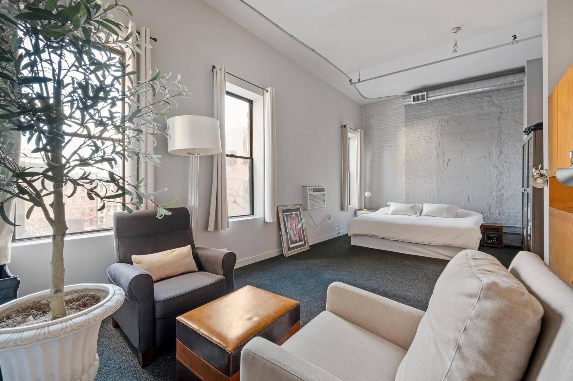 Soho Fancy 2000 Square Feet Loft *