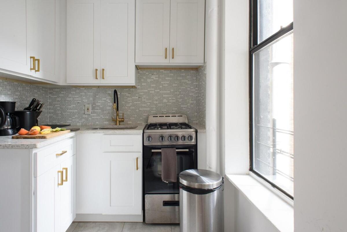 428-3r Spacious 2br Newly Furnished New York