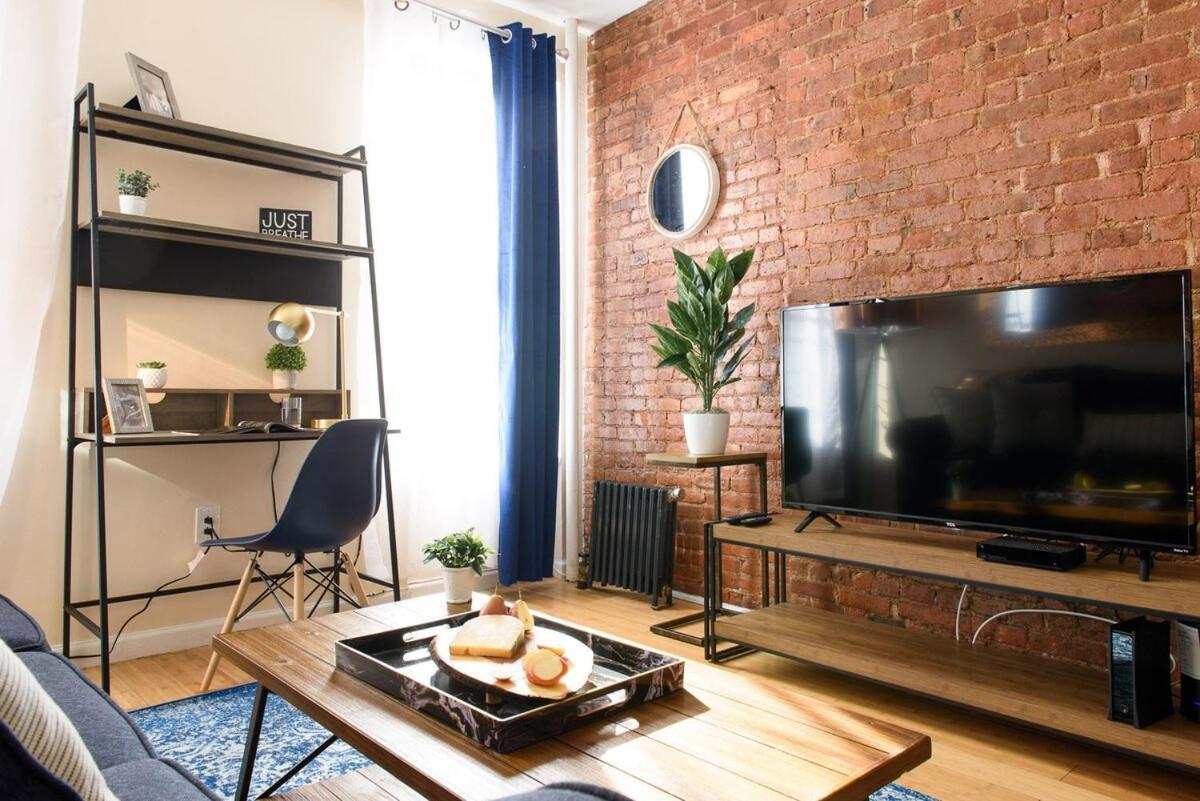 428-4r 2 Bedroom Newly Furnished