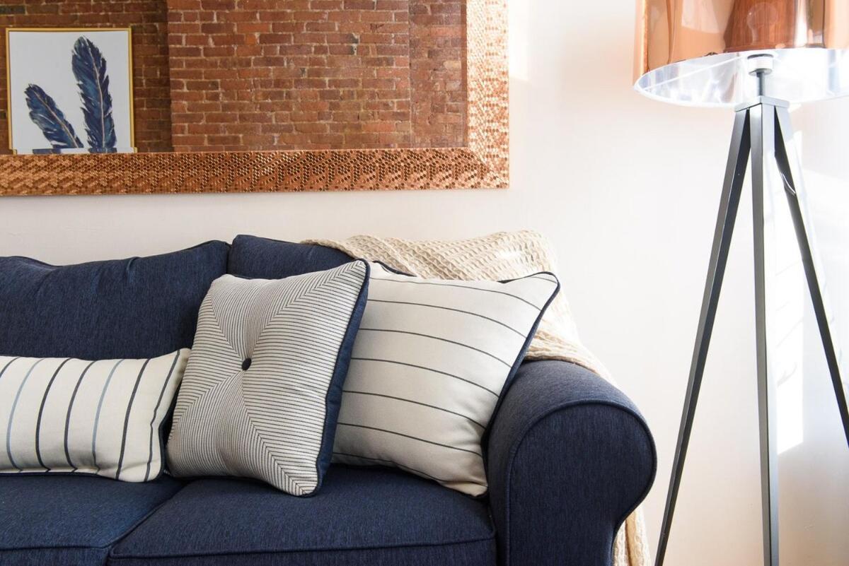428-4r 2 Bedroom Newly Furnished Apartment New York