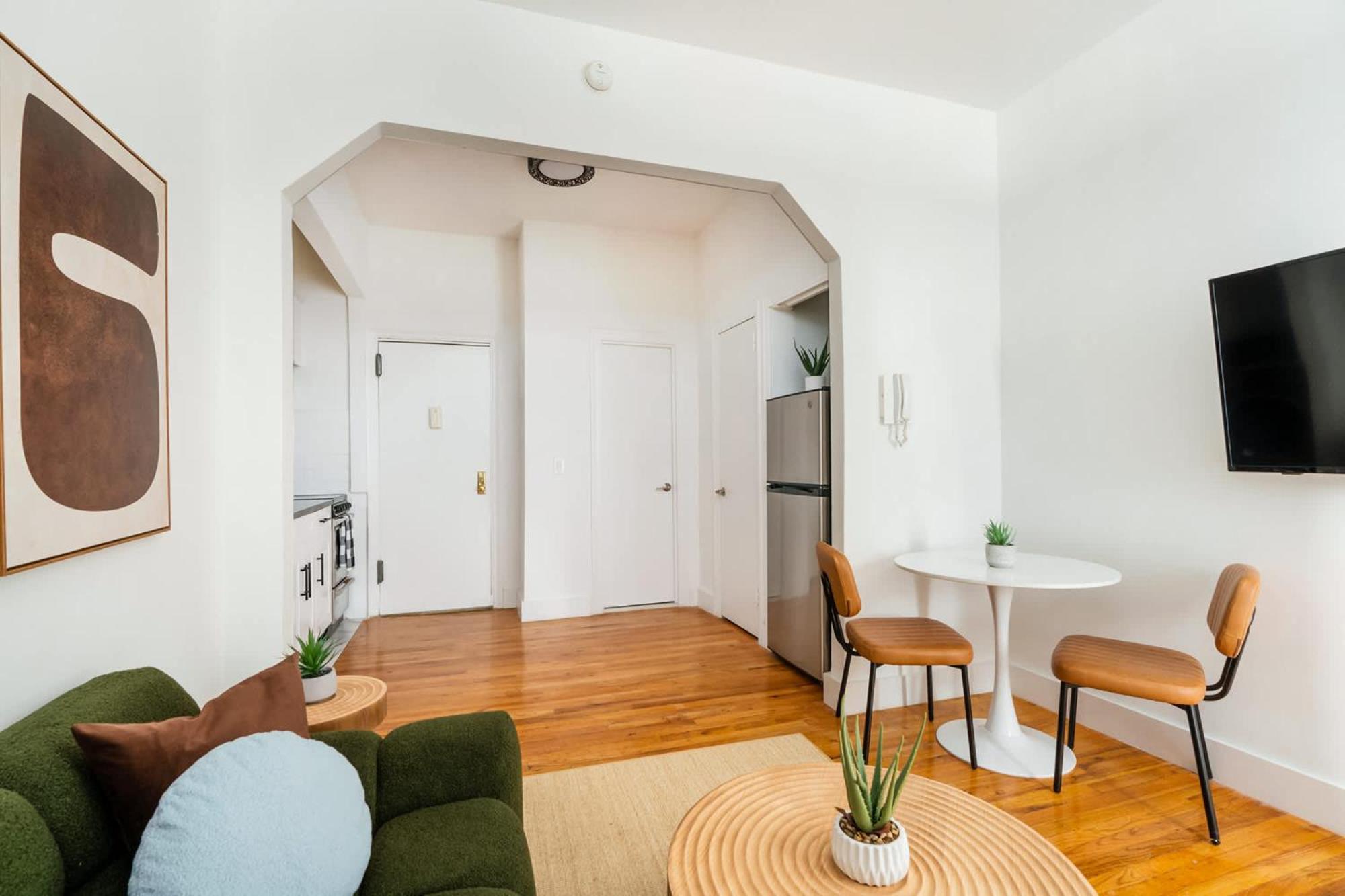 444-1a Beautiful 1br Midtown West