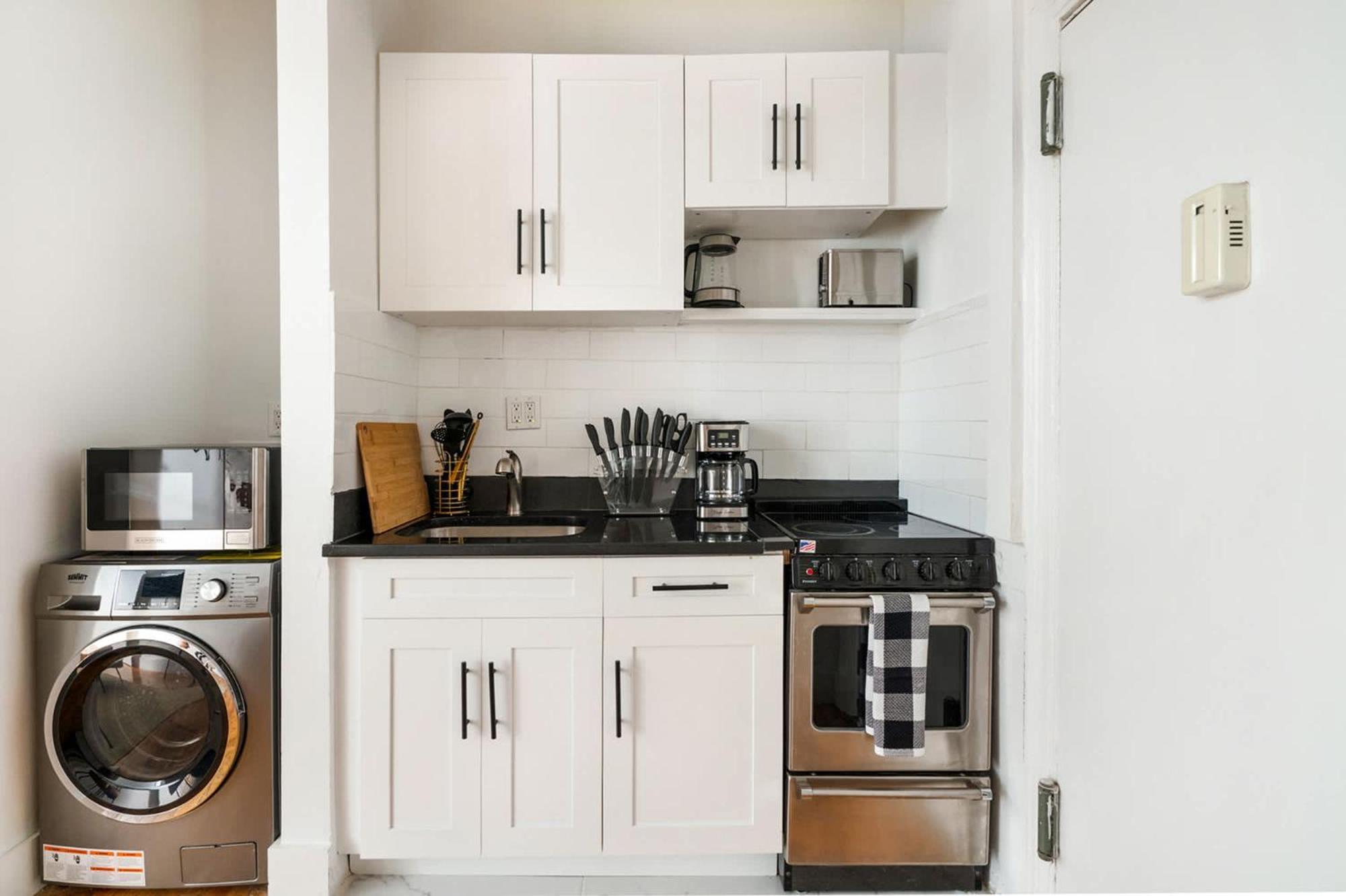 444-1a Beautiful 1br Midtown West Apartment New York