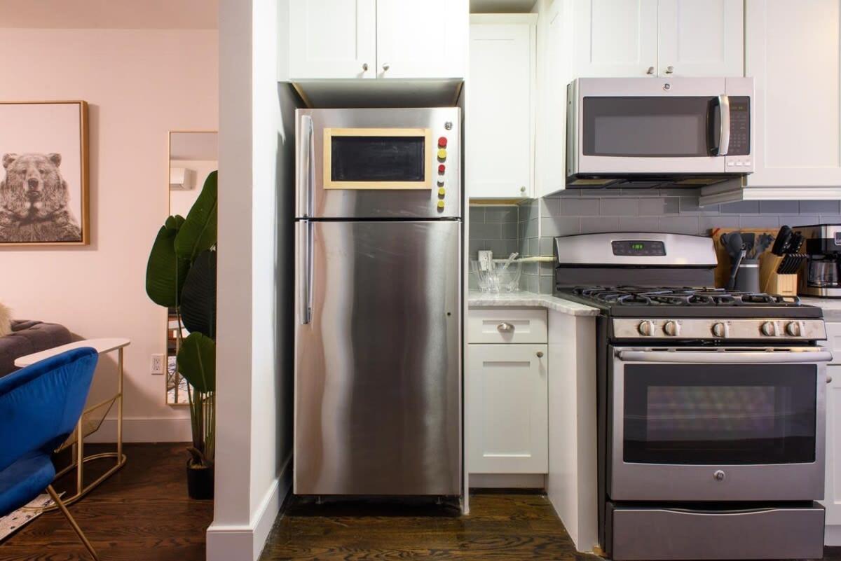 39-3 Newly Renovated 3 Br Apartment *