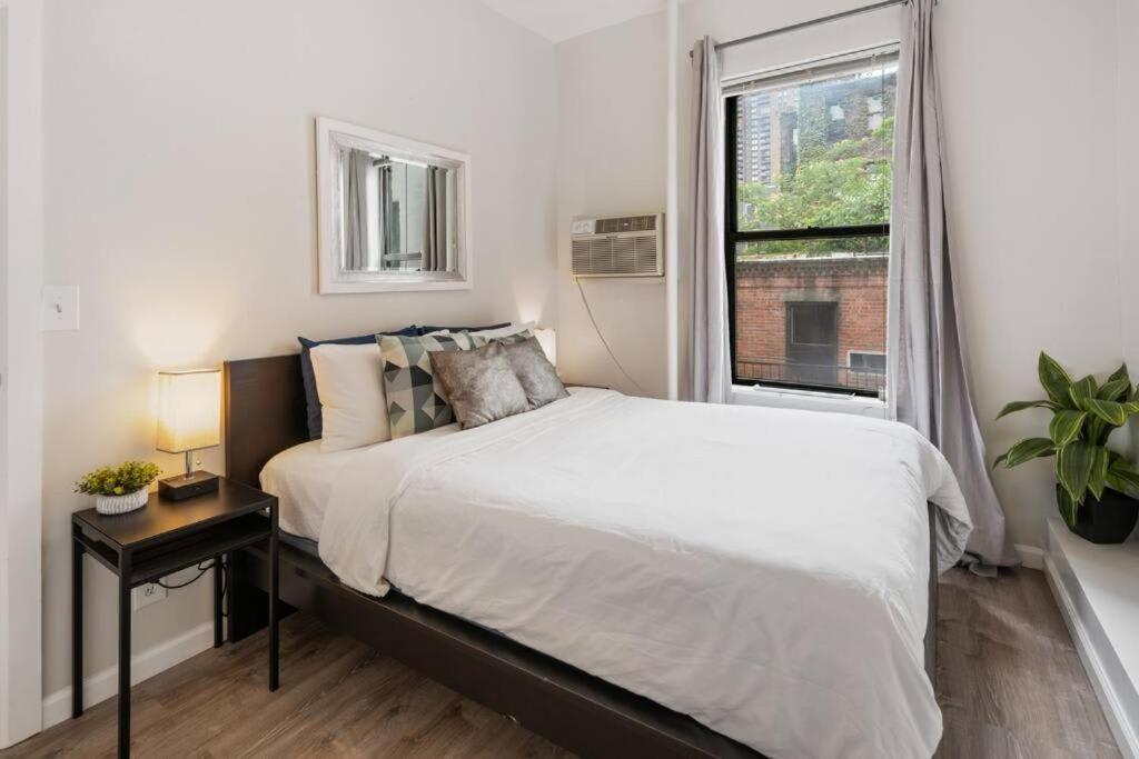 2br Great Location Short Walk To Times Square New York