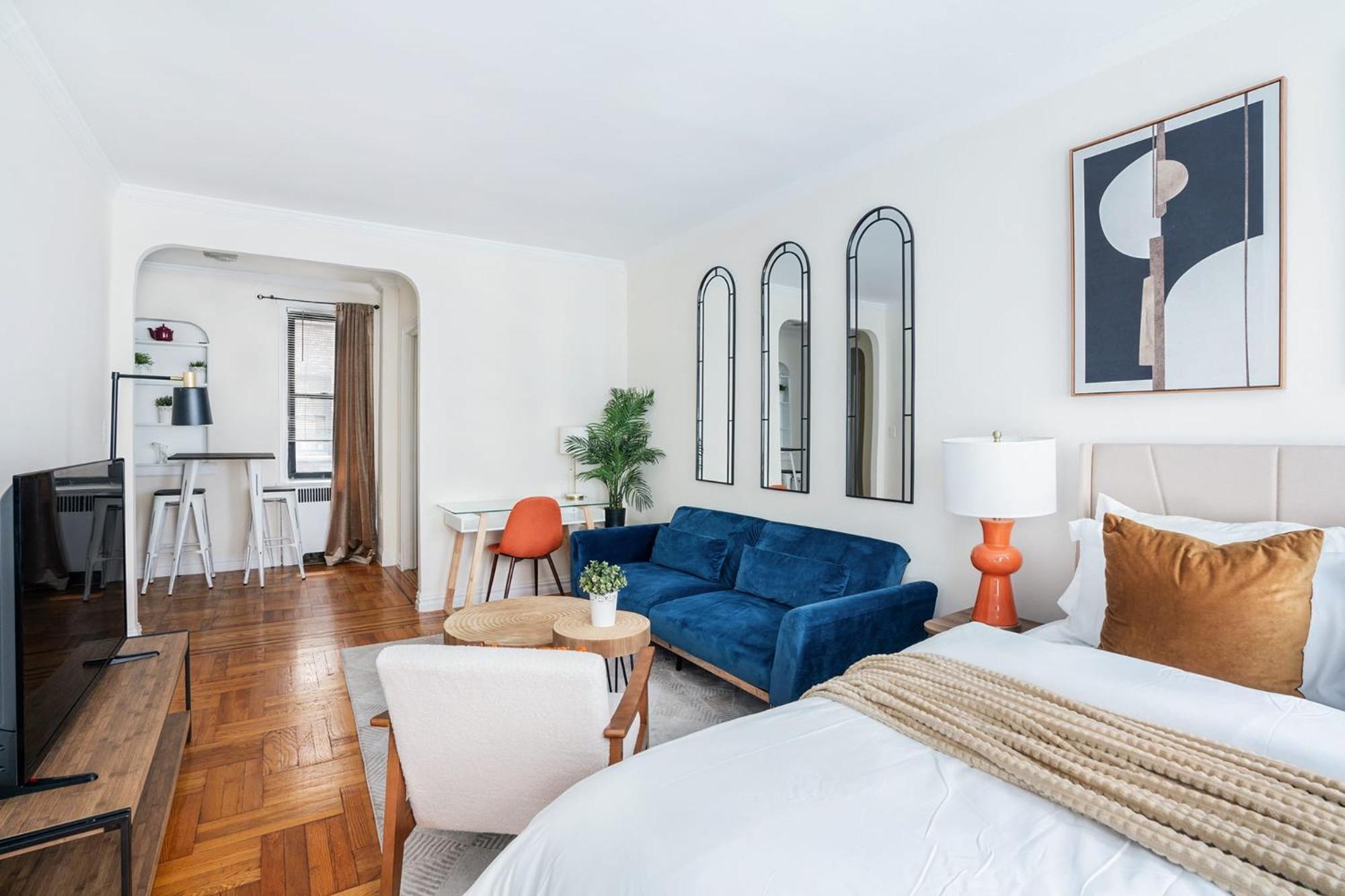 105-2c Xl Prime Location * New York