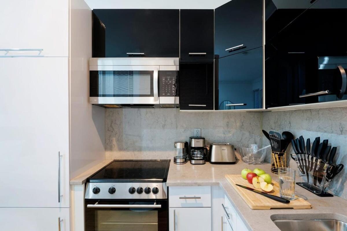 403-2e Newly Renovated Ues Apartment