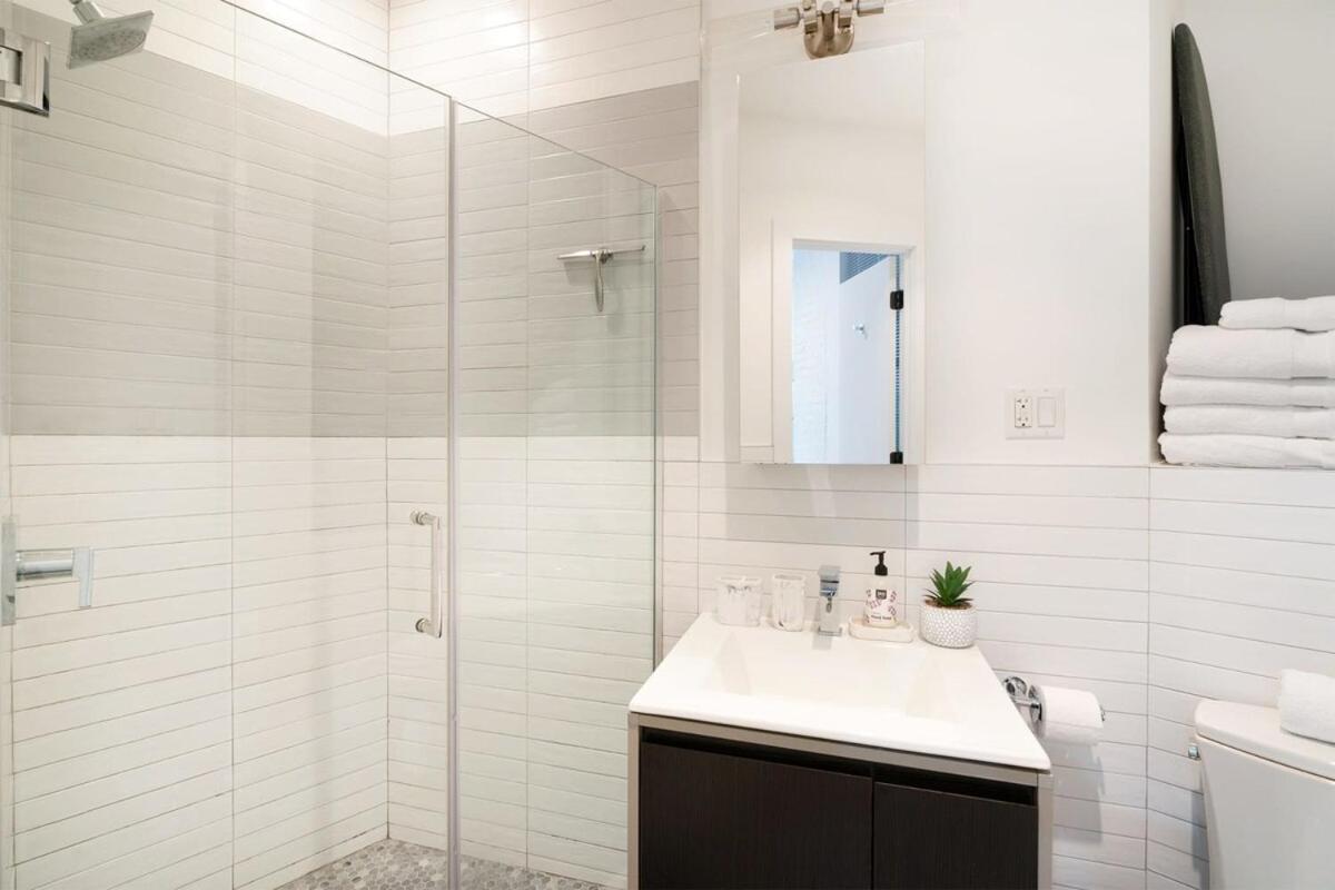 Apartment 403-2e Newly Renovated Ues