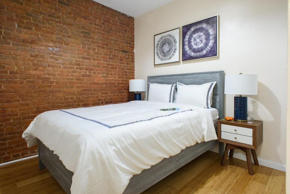 428-4r 2 Bedroom Newly Furnished New York