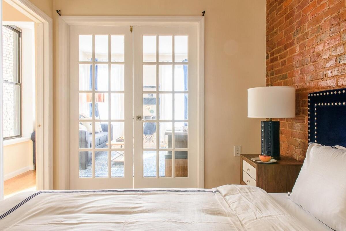 428-4r 2 Bedroom Newly Furnished * New York
