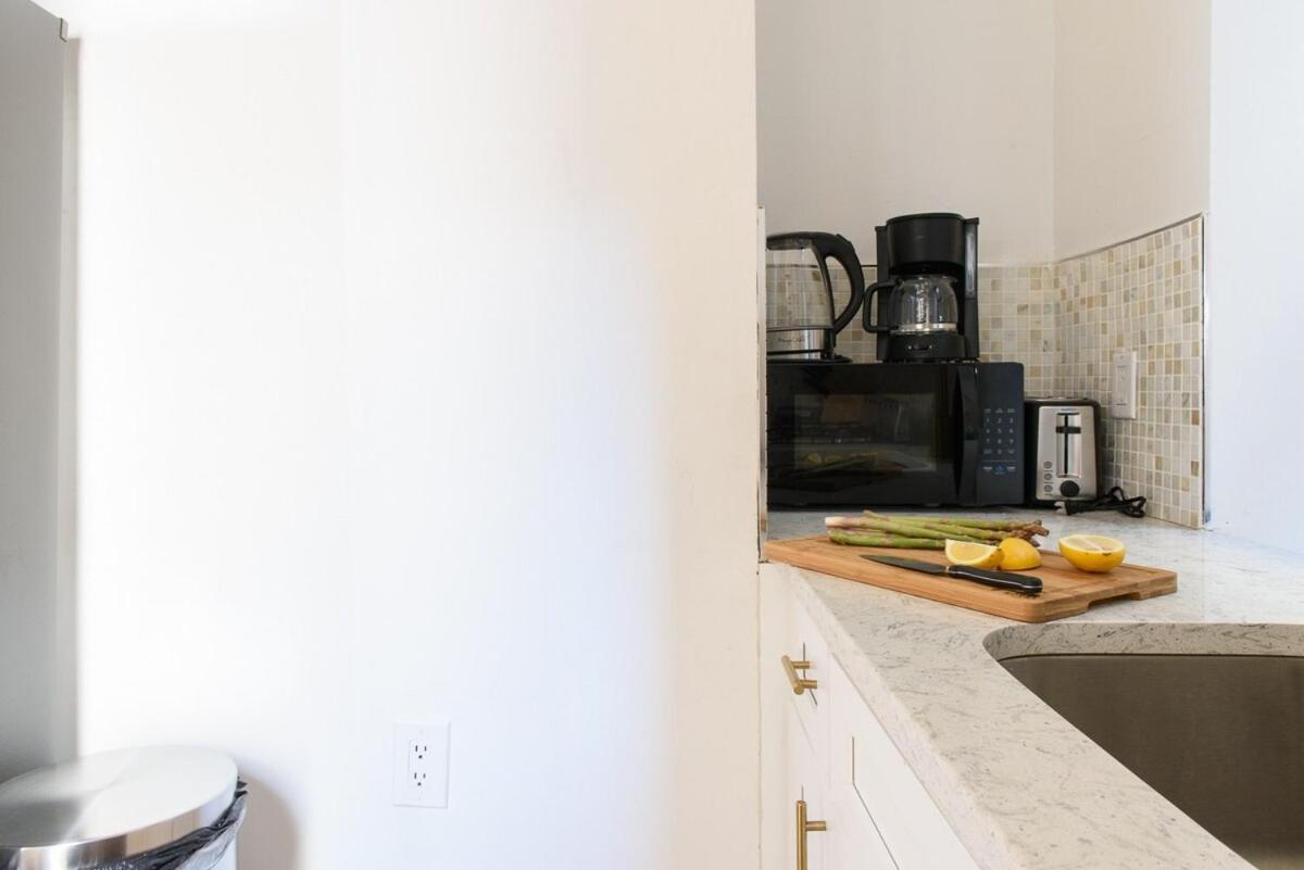 Apartment 428-4r 2 Bedroom Newly Furnished New York