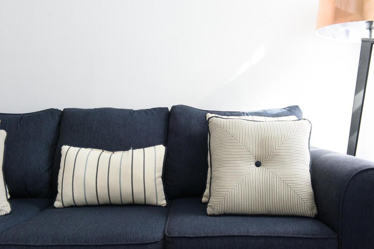 428-3r Spacious 2br Newly Furnished Apartment *