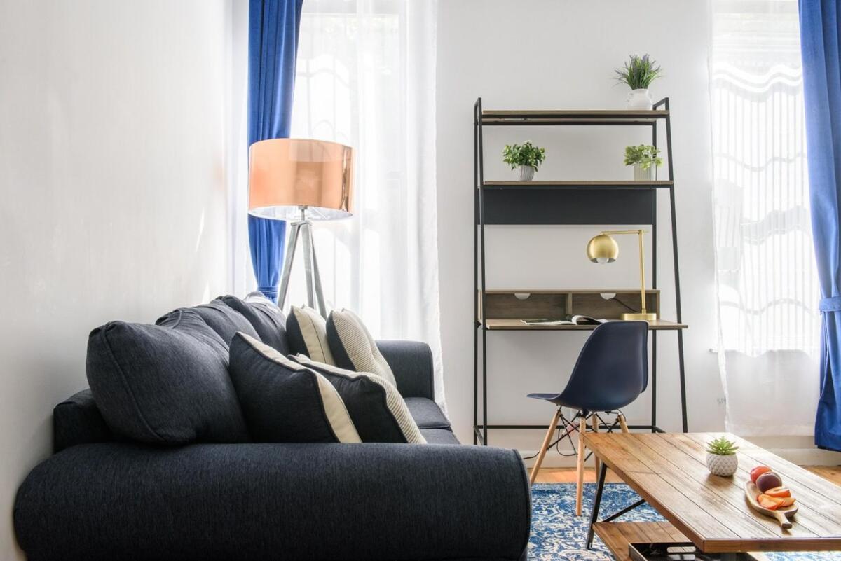 Apartment 428-3r Spacious 2br Newly Furnished