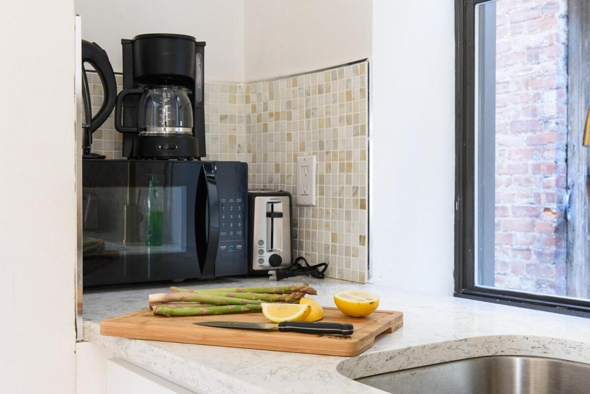 Apartment 428-4r 2 Bedroom Newly Furnished *