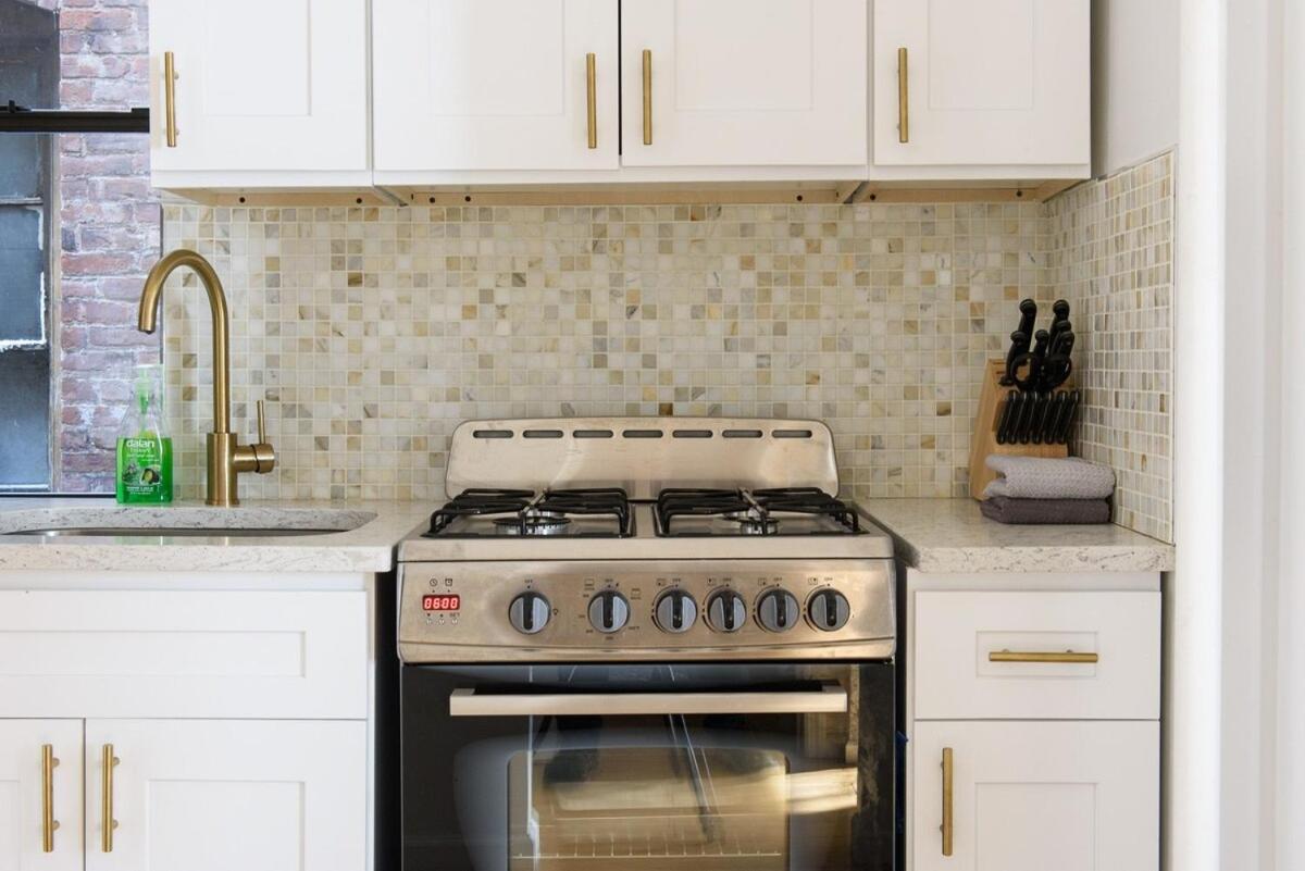 428-4r 2 Bedroom Newly Furnished New York
