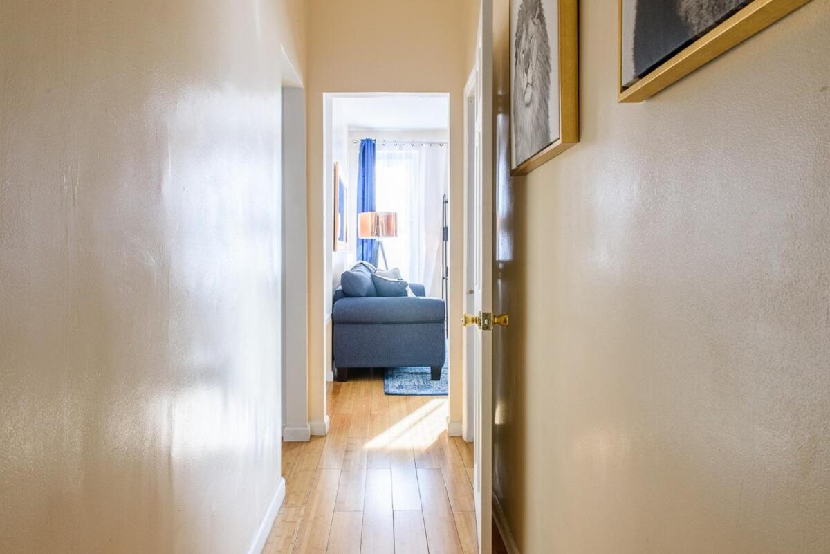 428-4r 2 Bedroom Newly Furnished Apartment *