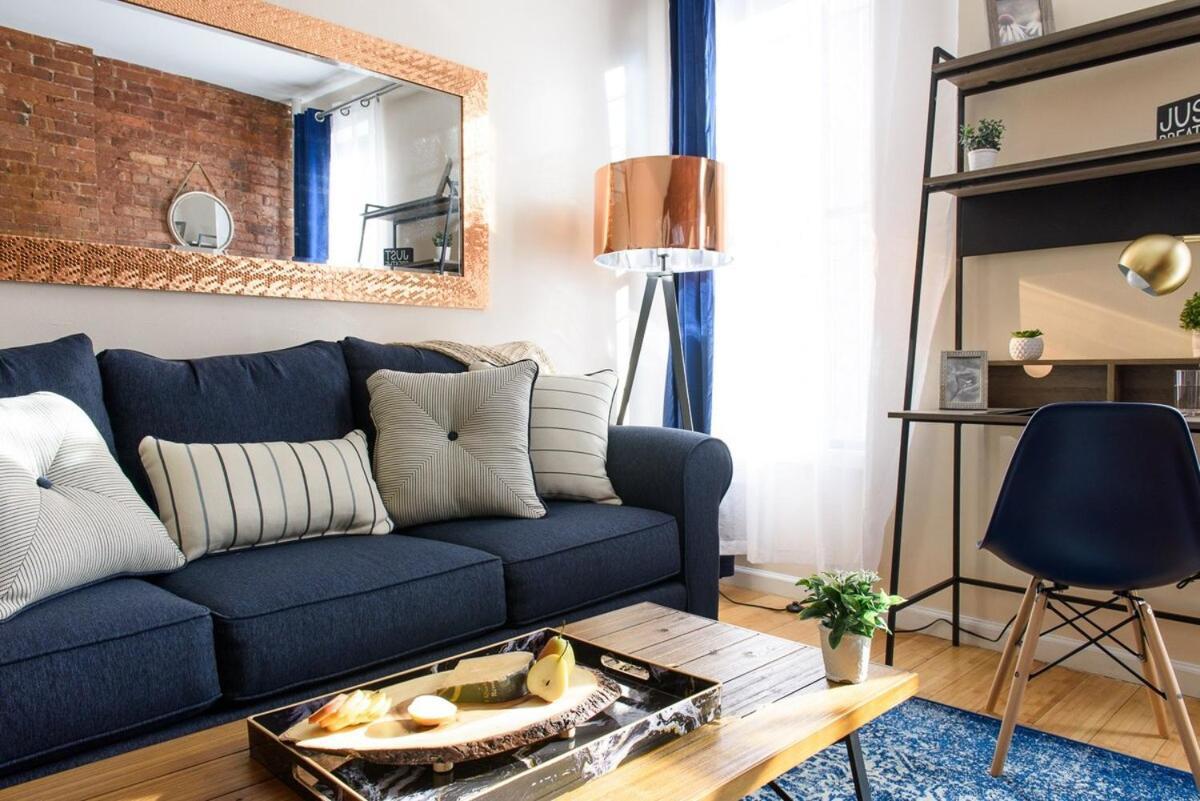 Apartment 428-4r 2 Bedroom Newly Furnished *