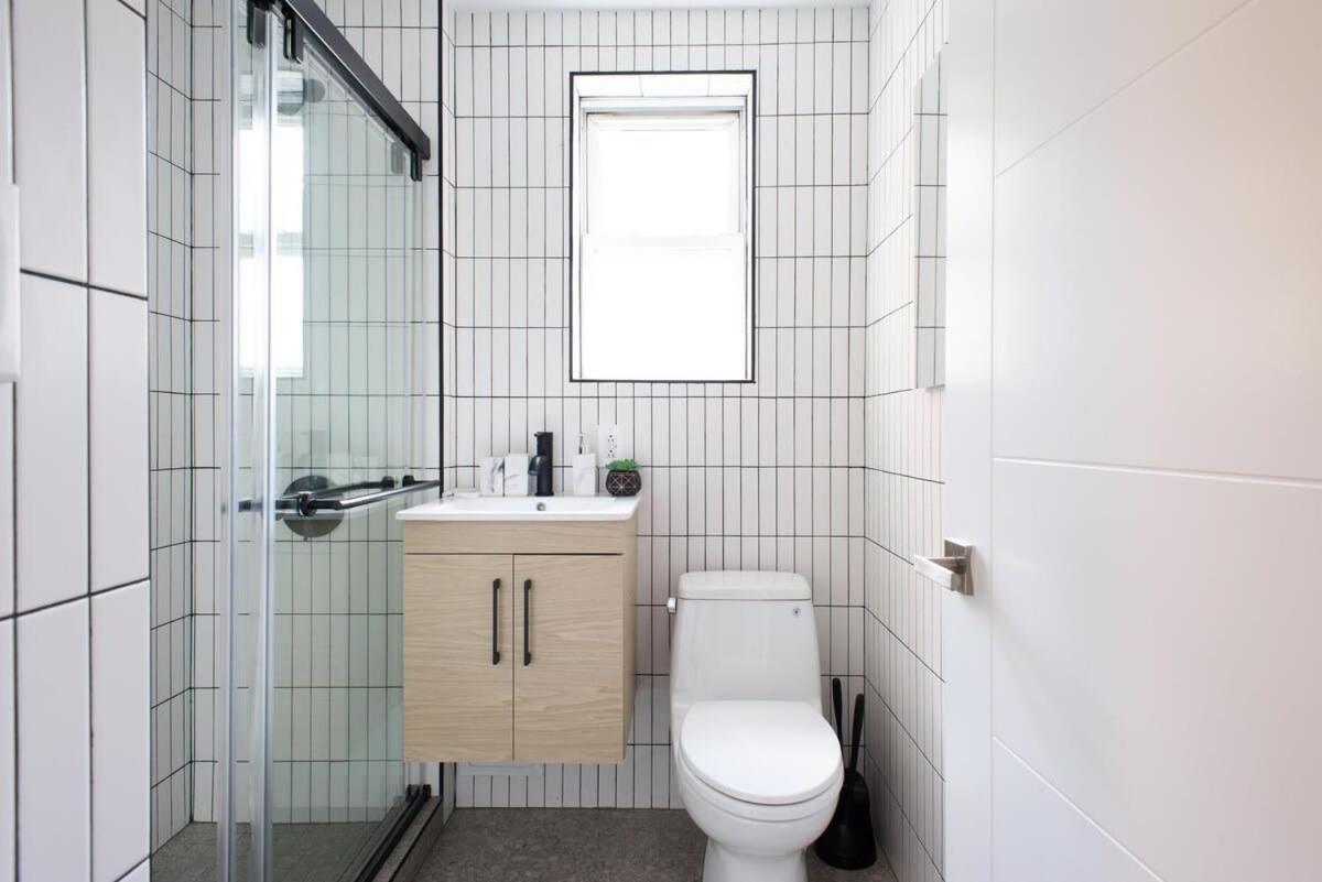 39-3 Newly Renovated 3 Br New York