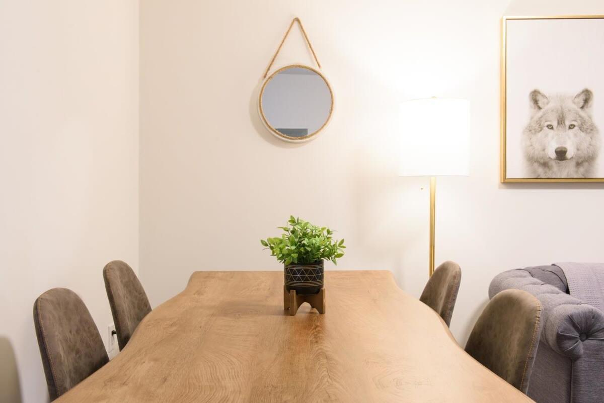 39-3 Newly Renovated 3 Br