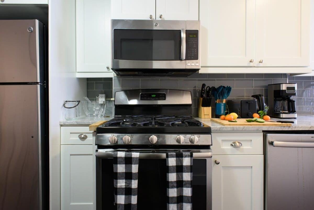 39-1 Renovated 3br Apartment