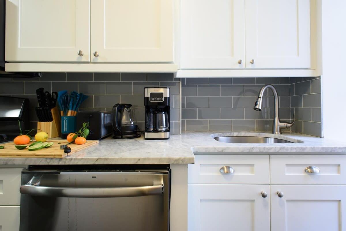 39-1 Renovated 3br Apartment