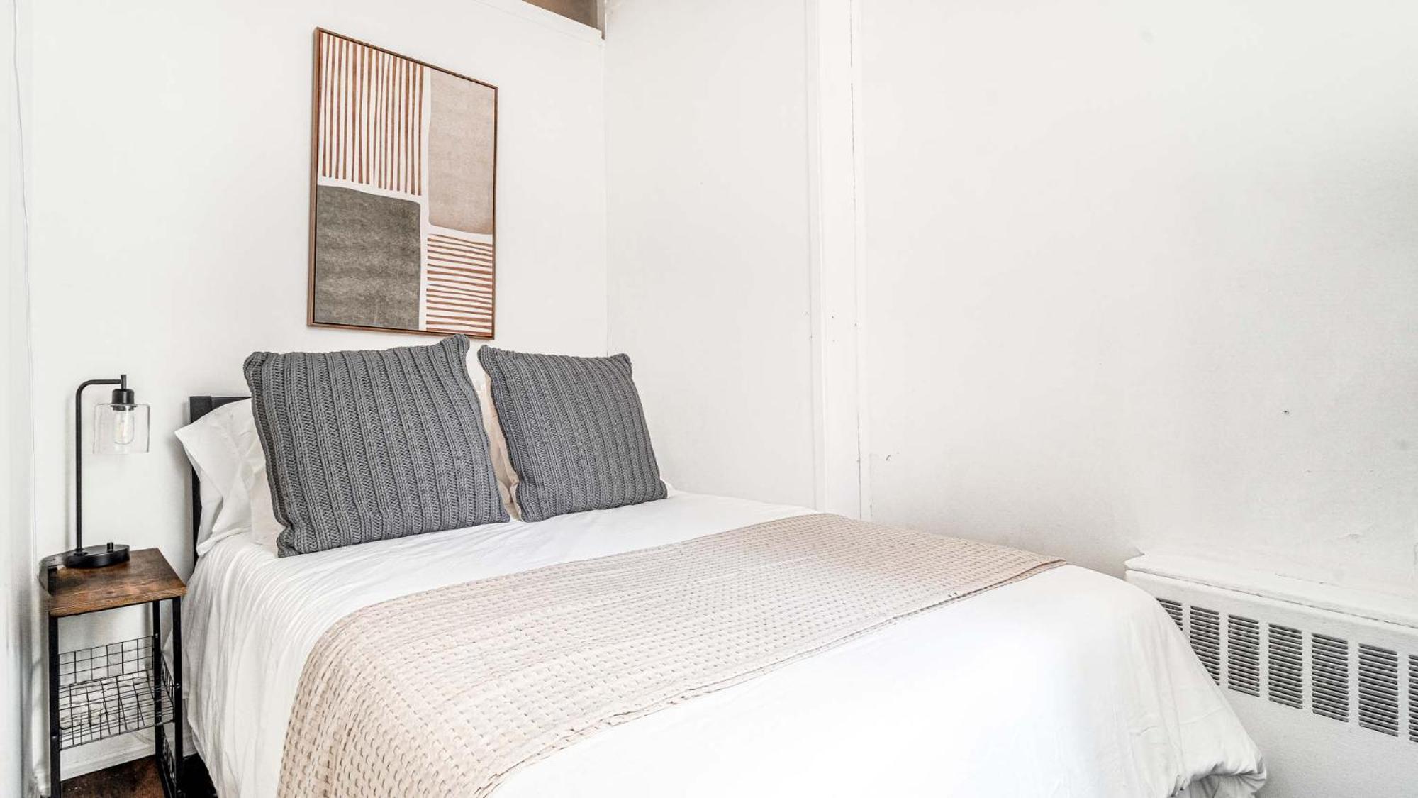 2bd 1bth Apartment, Midtown Location Near Nyc Icons!