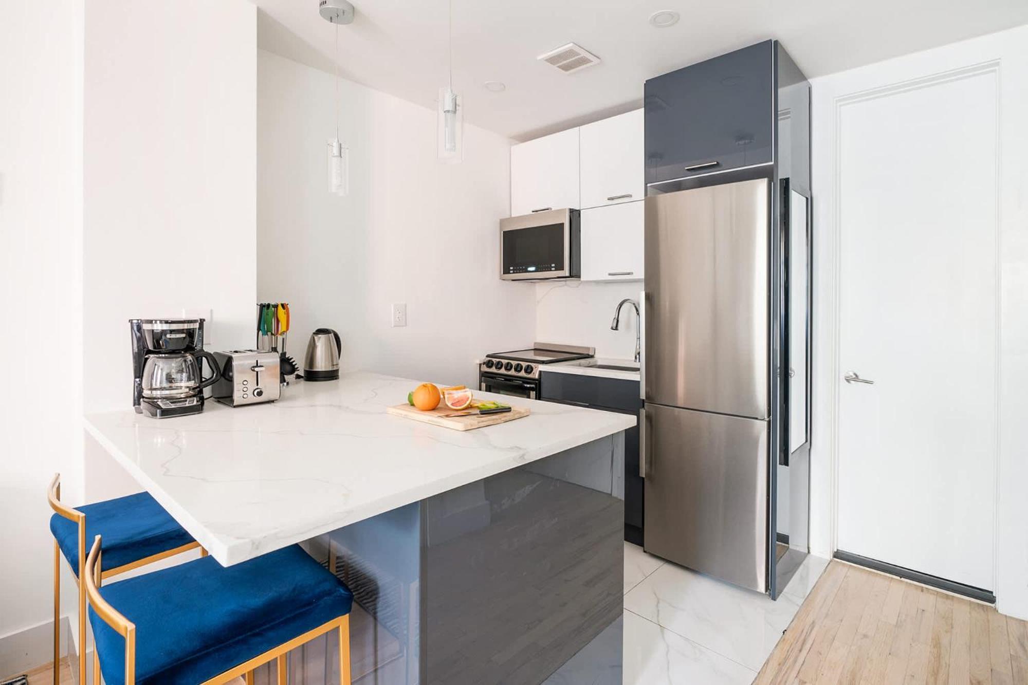 1597-14 New Renovated Rime Ues Apartment New York