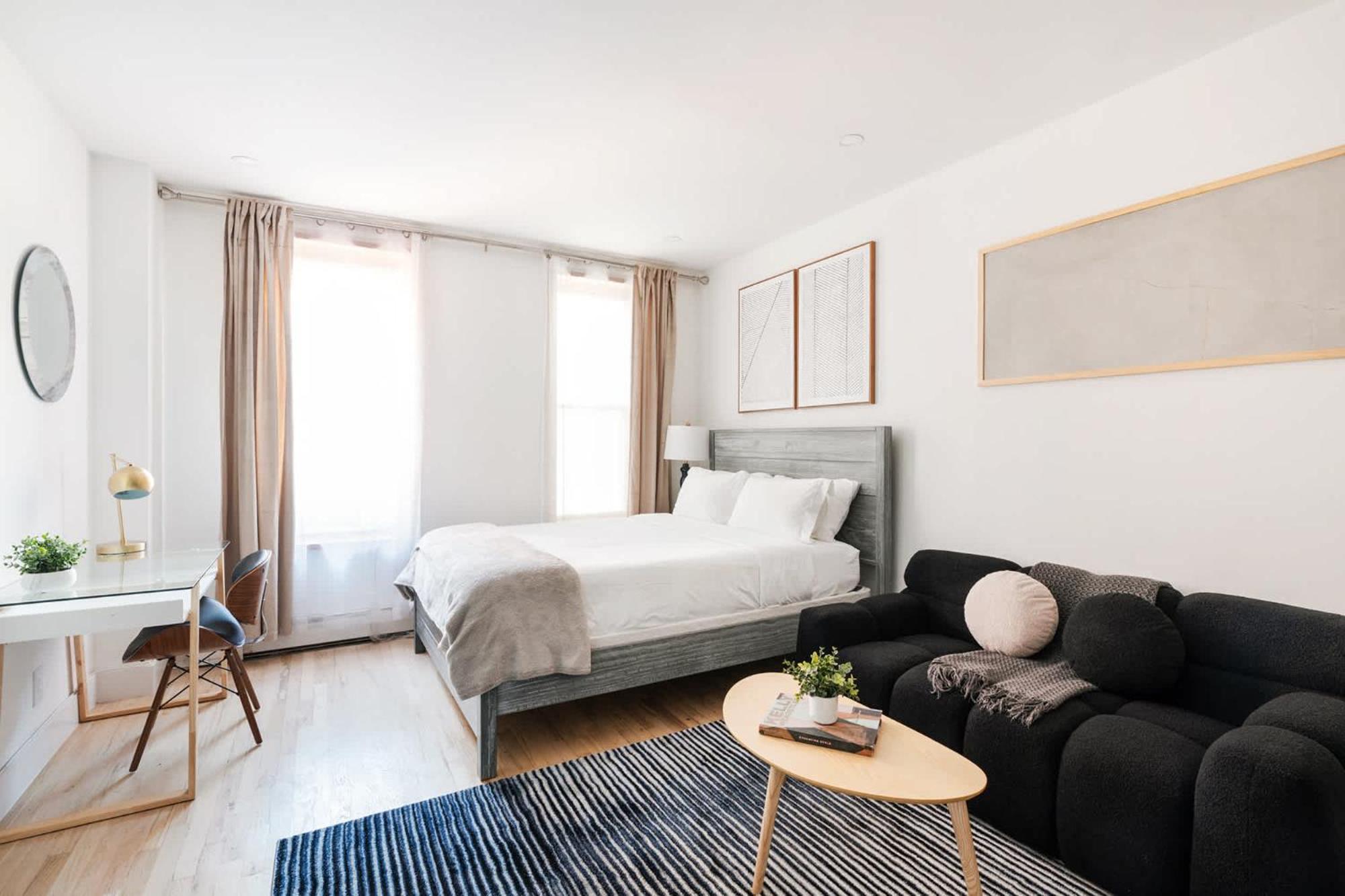 1597-14 New Renovated Rime Ues * New York