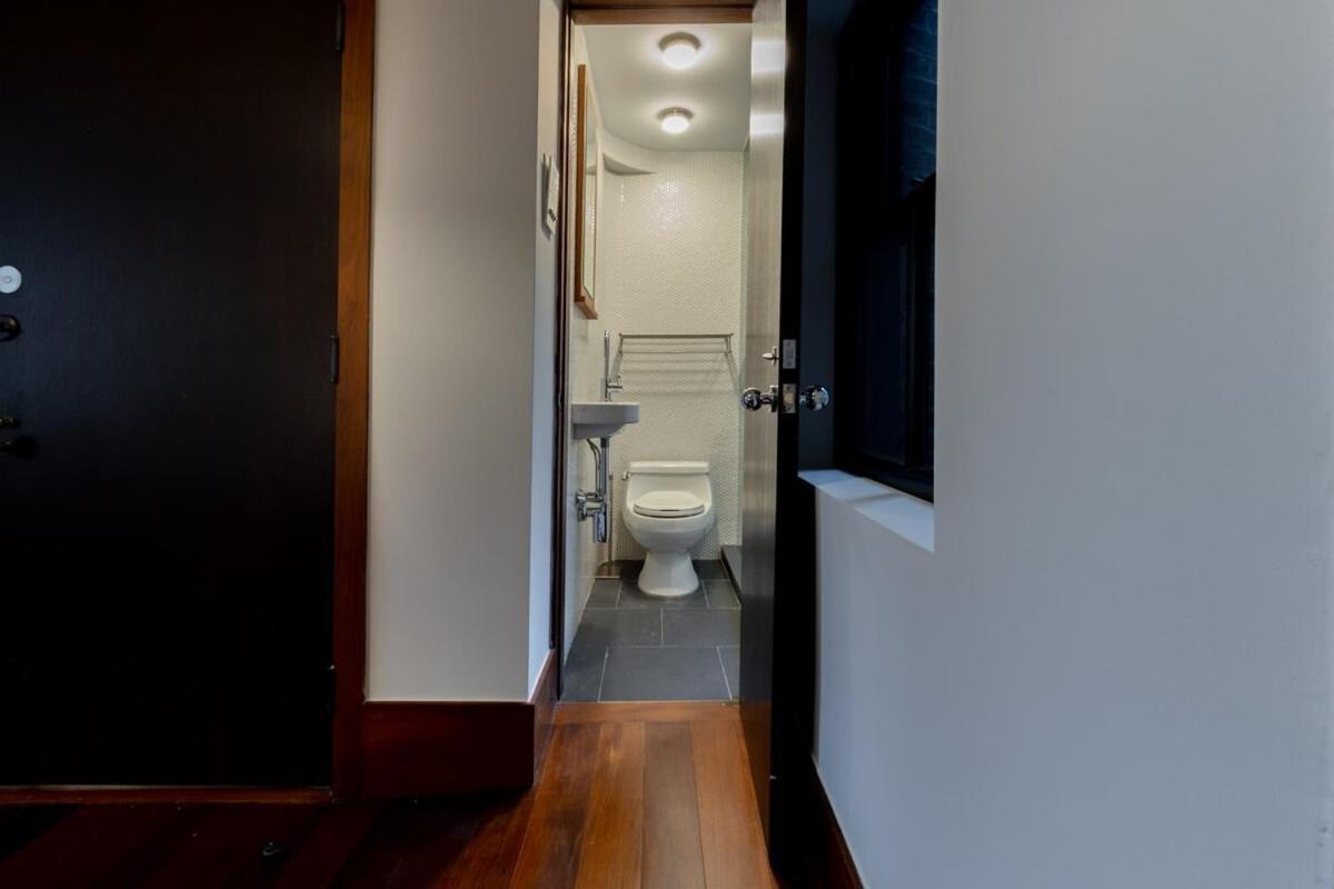 10-3 Designer East Village 3br Triplex Townhouse Apartment *