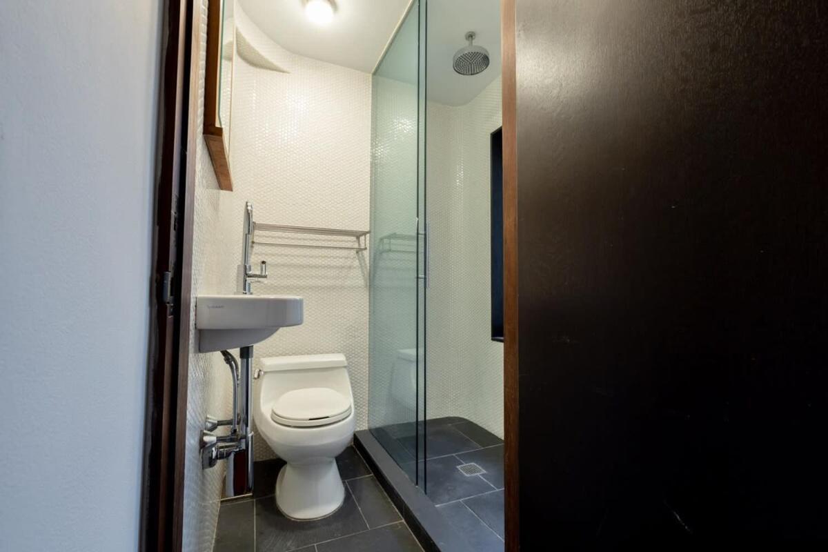 Apartment 10-3 Designer East Village 3br Triplex Townhouse *